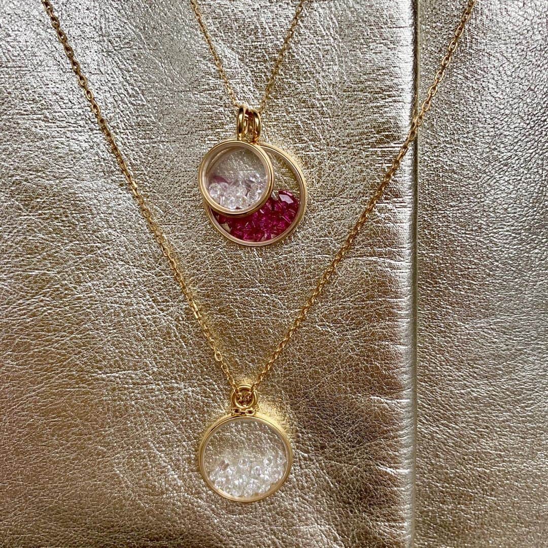 オーレリービダマンのインスタグラム：「Never too much stones ! 💎 #chivor #aureliebidermann」