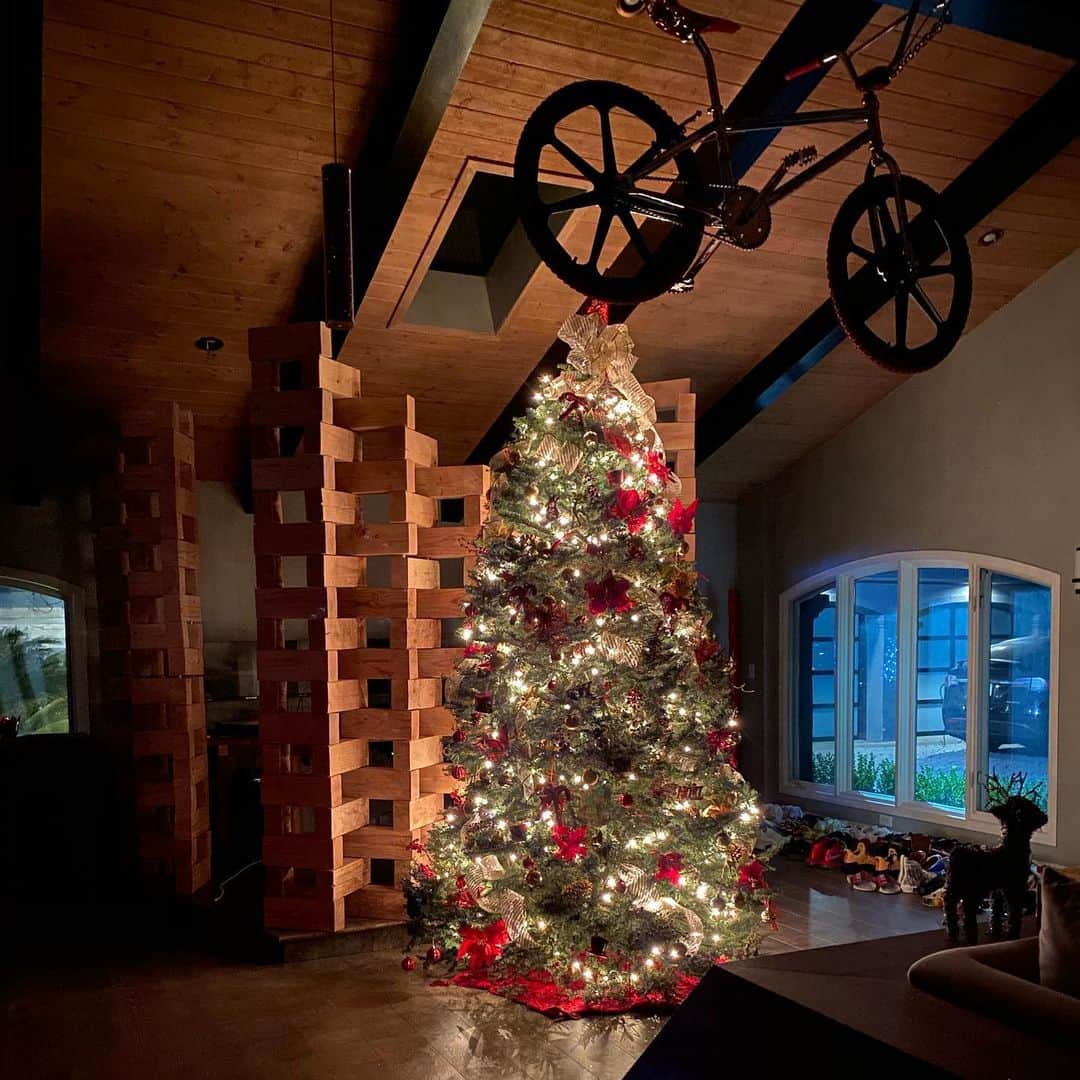 ゲームのインスタグラム：「Tis the szn. 🎄」