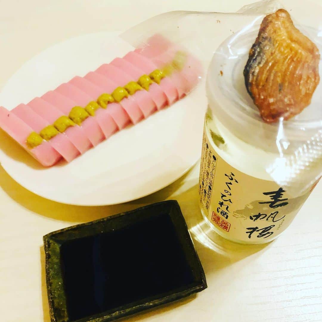 黒木渚さんのインスタグラム写真 - (黒木渚Instagram)「フグのヒレ酒見つけて晩酌。美味しい〜」12月13日 22時28分 - nagisa_kuroki