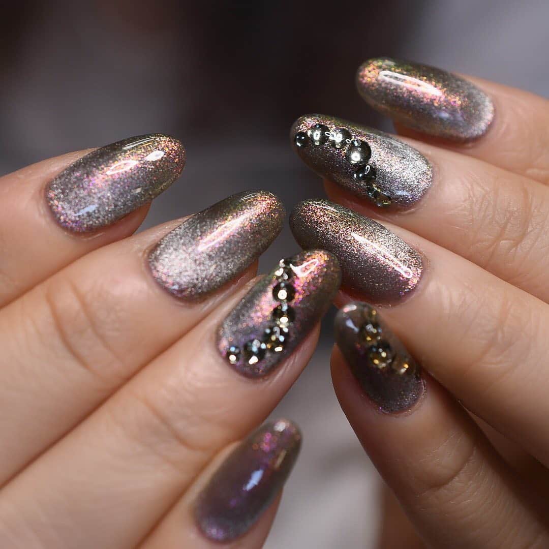 Yuka Maeda ::manicurelistさんのインスタグラム写真 - (Yuka Maeda ::manicurelistInstagram)「. . Salon data▼ ＝＝＝＝＝＝＝＝＝＝＝＝＝＝＝＝＝＝＝＝ . CADENAS -nail eyelash salon- ●Nail artist  @yuka.maeda  @yuki_cadenas ●eyelash　@cadenaseyelash  ゲストに愛と感動を…♡ . 【 LINE ＠cadenas 】 ご予約/お問い合わせはLINEよりお気軽に🤲 ▶︎▶︎#cadenasnail デザインアップしてます♡  price…★⭐︎Instagram特別キャンペーン中⭐︎★ . 「インスタ見たよ👀」と LINEからご予約で特別プライス7500円！！ . ※ご新規様限定 ※キャラクターや特殊なエレメント等のみ 別途料金いただく場合ございます🙇🏻‍♀️ . . price…初回8000円（オフ込み） access…大阪市北区堂山町16-1  中崎町駅  徒歩5分 /  梅田駅  徒歩6分 . tel… 06-4792-8617 ＝＝＝＝＝＝＝＝＝＝＝＝＝＝＝＝＝＝＝＝ . . .  #中崎町ネイルサロン #梅田ネイルサロン #大阪ネイルサロン #関西ネイルサロン #インスタネイル #instanails #instanail #トレンドネイル #ネイルサンプル #アートネイルデザイン  #ネイルブック #ブラックネイル #ネイルチェンジ #今月のネイル #にゅーねいる #冬ネイル #グラデーションネイル  #ネイル大好き #ネイル #ネイル部 #女子力向上委員会 #女子力 #女子力ネイル #Blacknails  #スターギャラクシーネイル  #スターギャラクシー  #ナノソル #ナノソルcc  #ナノソル販売店大阪」12月13日 22時31分 - yuka.maeda