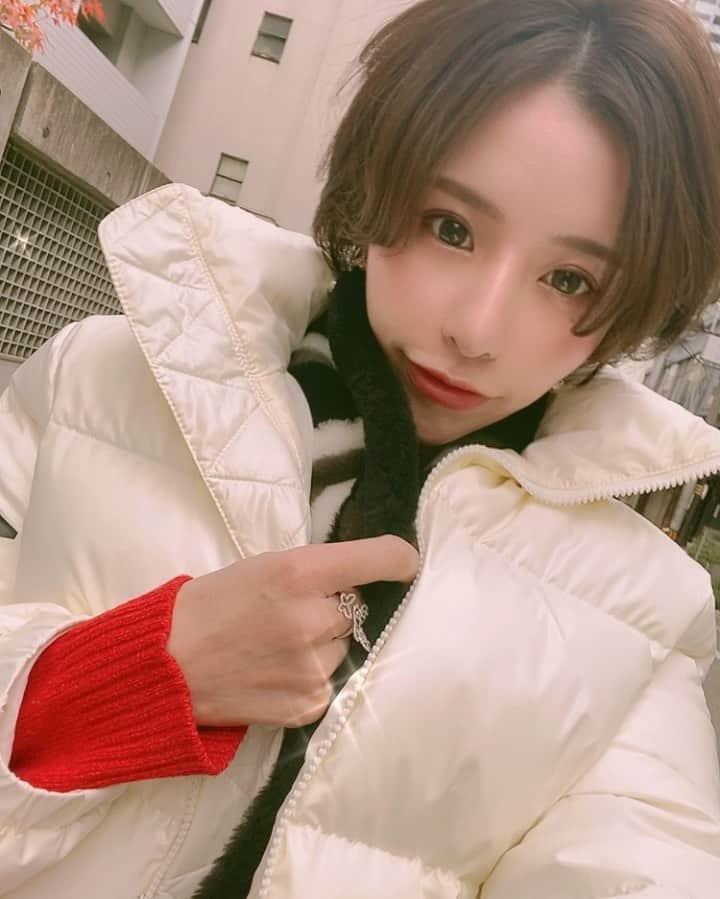 ちゃんうさのインスタグラム：「きらきら♪ 今日はつかれたのでLINE明日かえします。 おやすみ😘⭐  #冬 #winter #japanesegirl  #ちゃんうさ #うさぎのいる暮らし」
