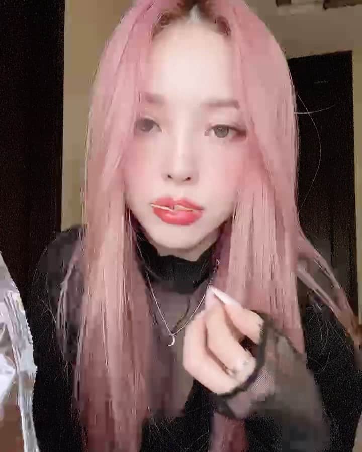 ポニーのインスタグラム：「복세편살🦦」