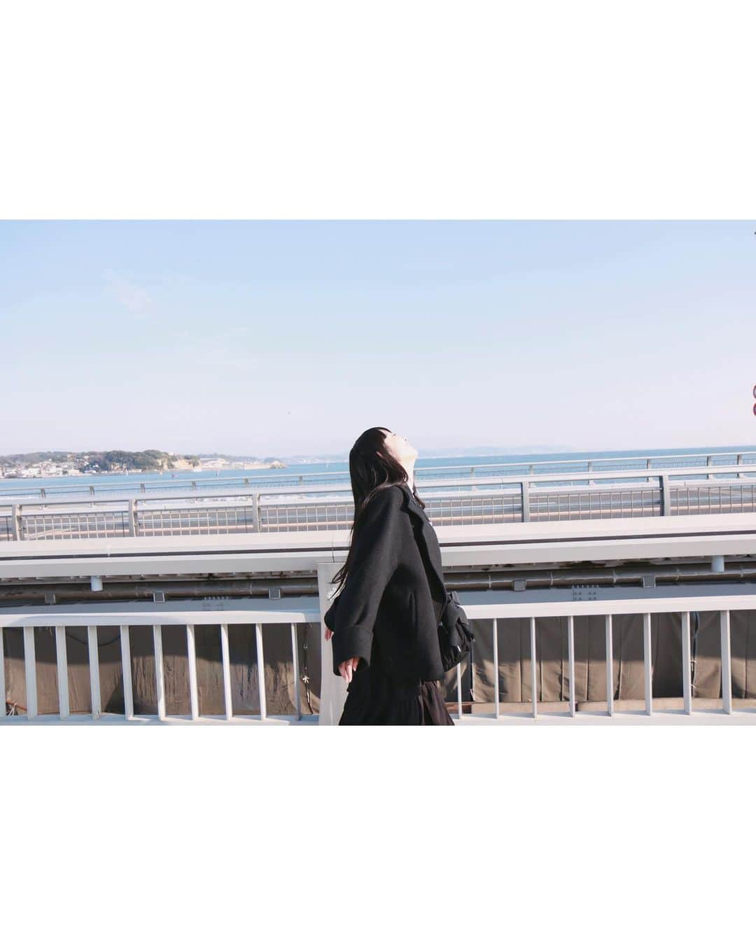 長尾しおりさんのインスタグラム写真 - (長尾しおりInstagram)「初 江ノ島〜❕❕﻿ ﻿ ﻿ ﻿ #江ノ島 #江ノ島海岸 #江ノ島観光 #ポートレート #screen_archive #jp_mood #被写体 #儚くて何処か愛おしい様な #merryjenny #jk」12月13日 23時06分 - shiori_nagao