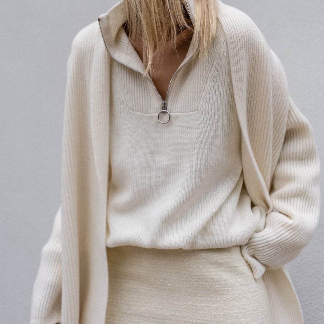 Club Monacoのインスタグラム：「Staying warm while looking cool has never been easier—cue winter whites.」
