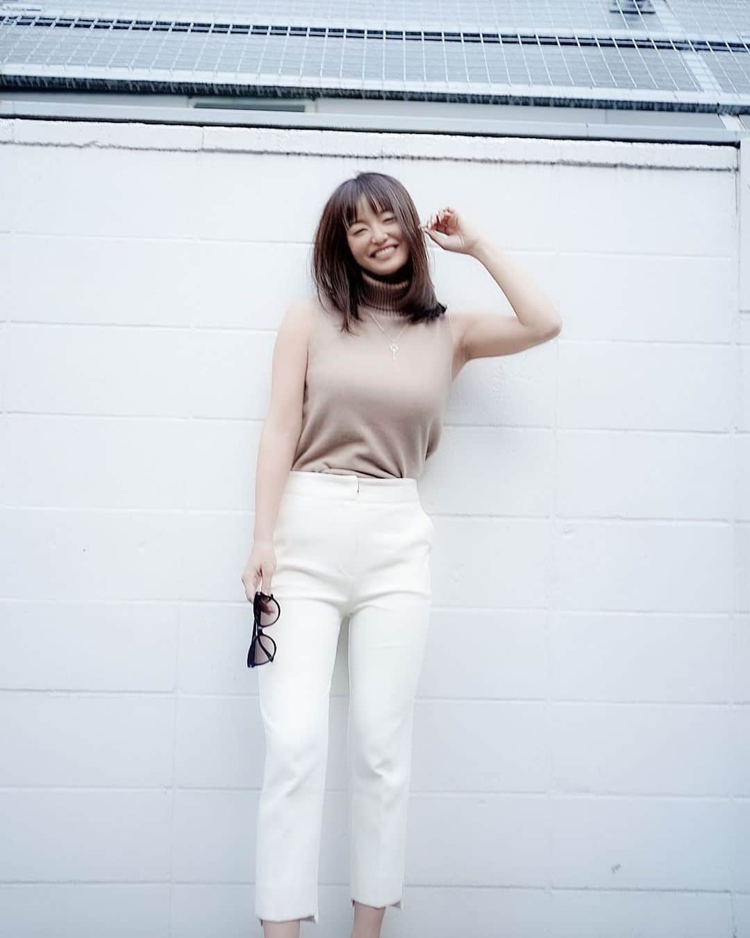 紺谷みえこのインスタグラム：「𝑠𝑜𝑚𝑒𝑑𝑎𝑦𝑠,  今年もあと17日 あしたからもがんばりましょーう😘  #zara #denim #ootd #likes #fashion #cordinate  #model  #casual #photo 　#storynine  #ストーリーナイン　#韓国ブランド　#カジュアル　#ザラ　#デニム　#大人コーデ　#お気に入り　#ファッション」