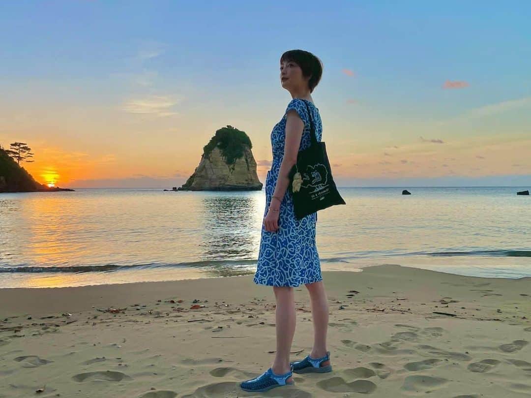 野本かりあのインスタグラム：「嗚呼、時間の流れが早すぎる。 今日出来る事はやったから、それはそれで良いのだ。 長治さんが撮って下さった素敵な写真をアップして、おやすみなさい。 #keen @us4iriomote #GOETHICAL #エシカルな旅を広げよう #エシカルツーリズム #野本かりあ」
