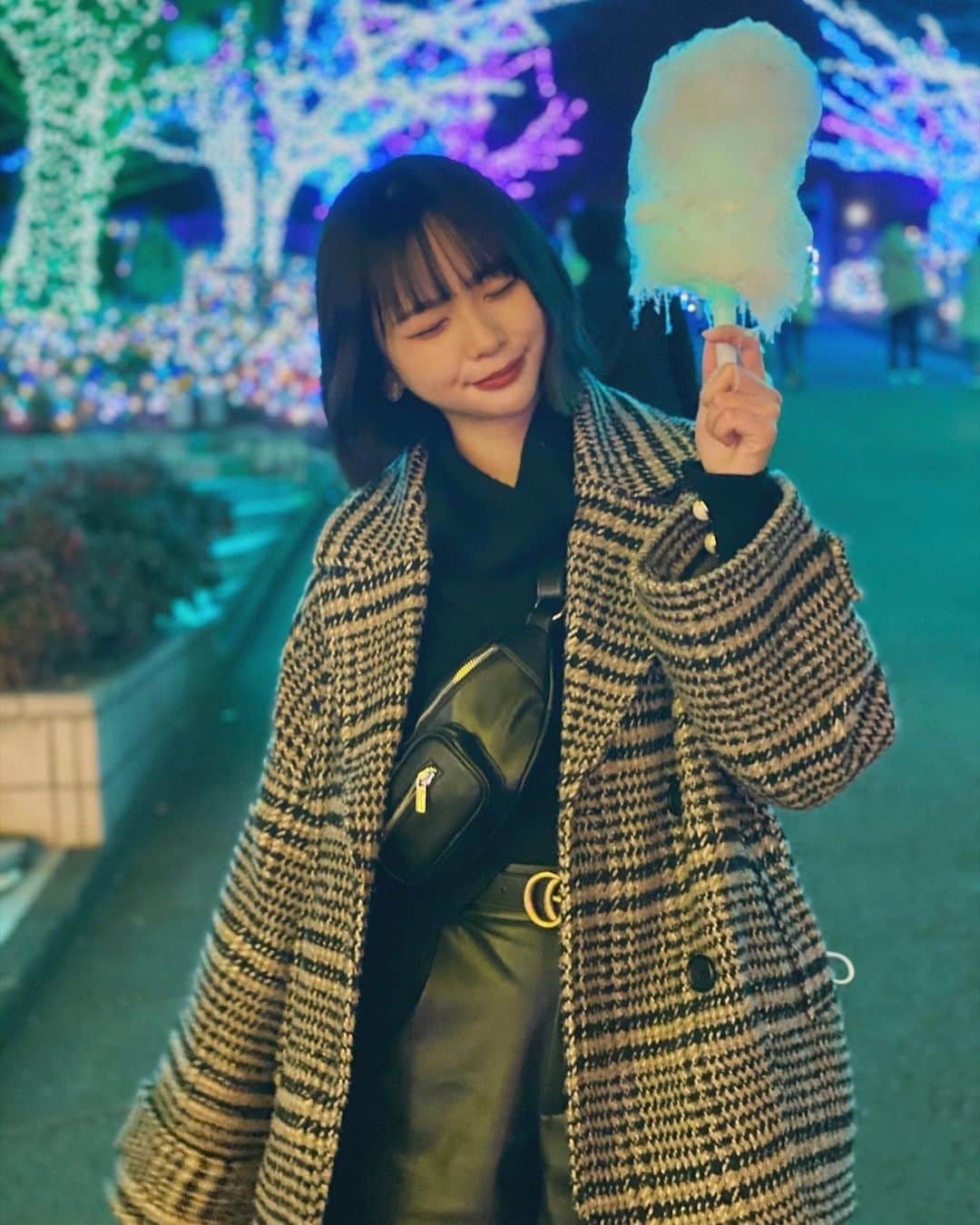 麻生果恩のインスタグラム：「🤍🤍🤍 . . . #よみうりランド#よみうりランドジュエルミネーション#jk#jkブランド#光るわたあめ#イルミネーショ#instagram#instagood#instalike#instapic#fff#lfl#lll」