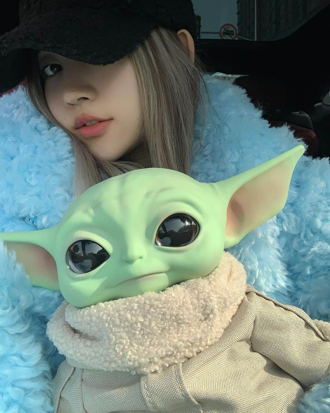 チン・インヒさんのインスタグラム写真 - (チン・インヒInstagram)「太Q了🥺🥺🥺 #yoda #babyyoda #taycan」12月13日 23時43分 - chininhi