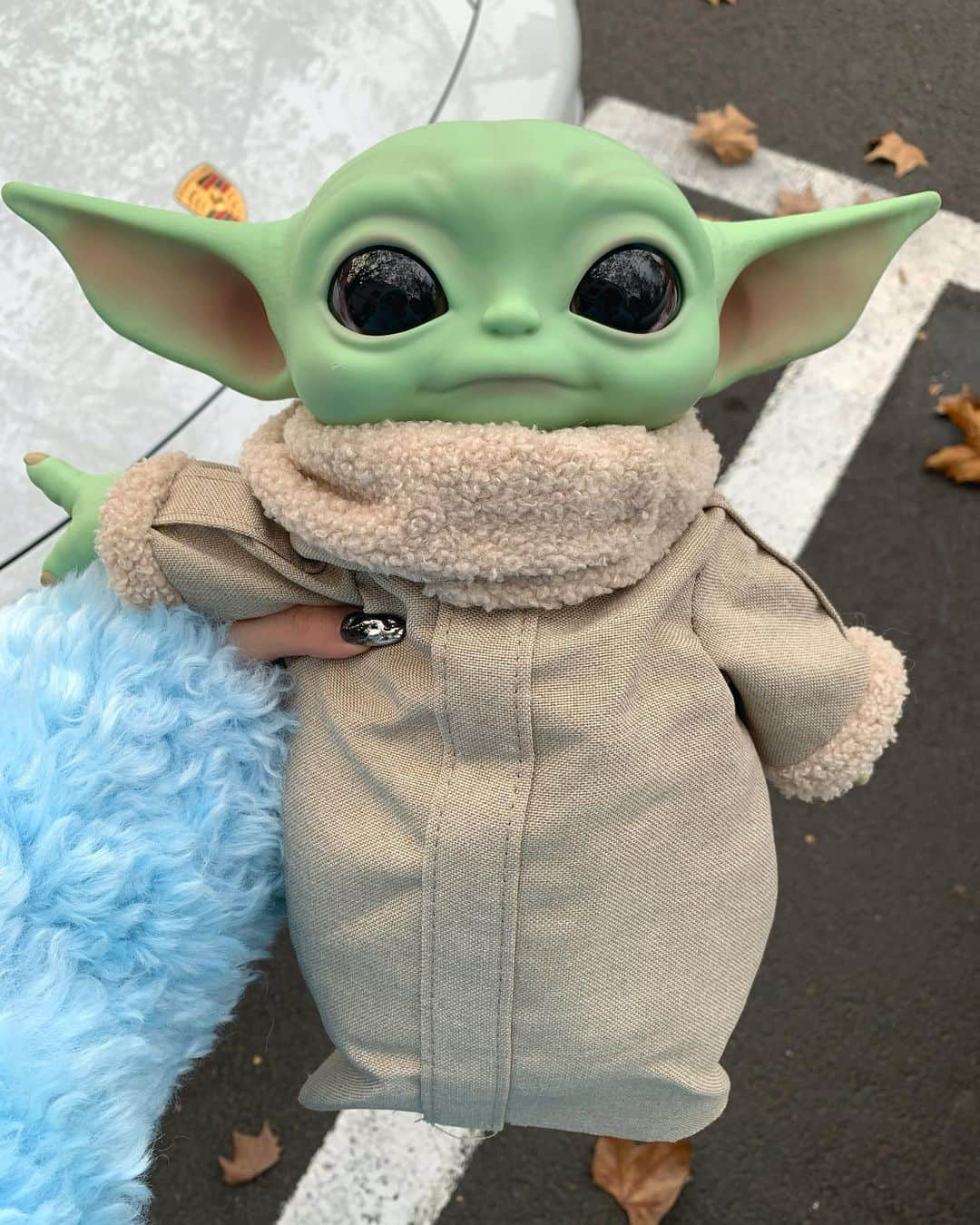 チン・インヒさんのインスタグラム写真 - (チン・インヒInstagram)「太Q了🥺🥺🥺 #yoda #babyyoda #taycan」12月13日 23時43分 - chininhi