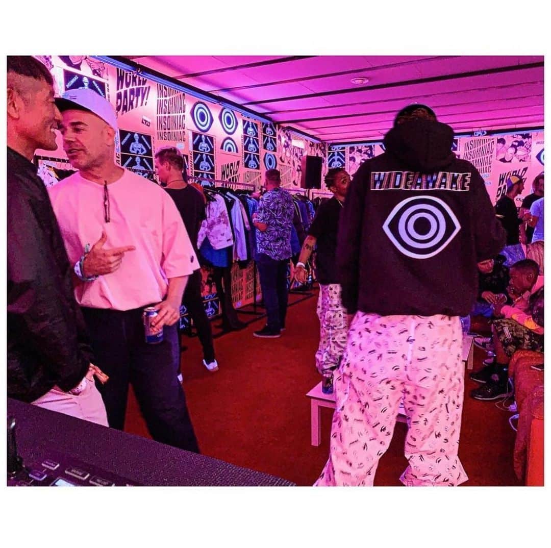 サキャスティックさんのインスタグラム写真 - (サキャスティックInstagram)「@kennicam REPOST from @edc_lasvegas last year.  イベントについての彼の記事もここでチェックしてくださ @kennicam」12月13日 23時44分 - paultbythesea