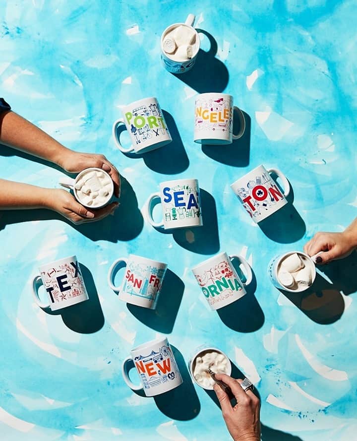 マップトートのインスタグラム：「Hot Cocoa, Coffee or Tea? ☕🎄 Let us know your fav in the comments!」