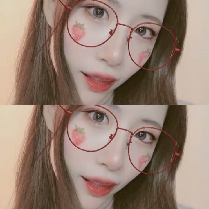 AKARIのインスタグラム：「🍓 連投おわり♪ . . . . #dailylook #fashion #ootd #music #musician #bass #bassguitar #acdc  #bassist #japanesegirl #japan #follow #pink #koreanfashion #bassgram #groove #slapbass #basssolo #YouTube #youtuber #bass #ベース #ベース女子 #red #akaちゃんねる　#bassgirls #ベース弾いてみた」