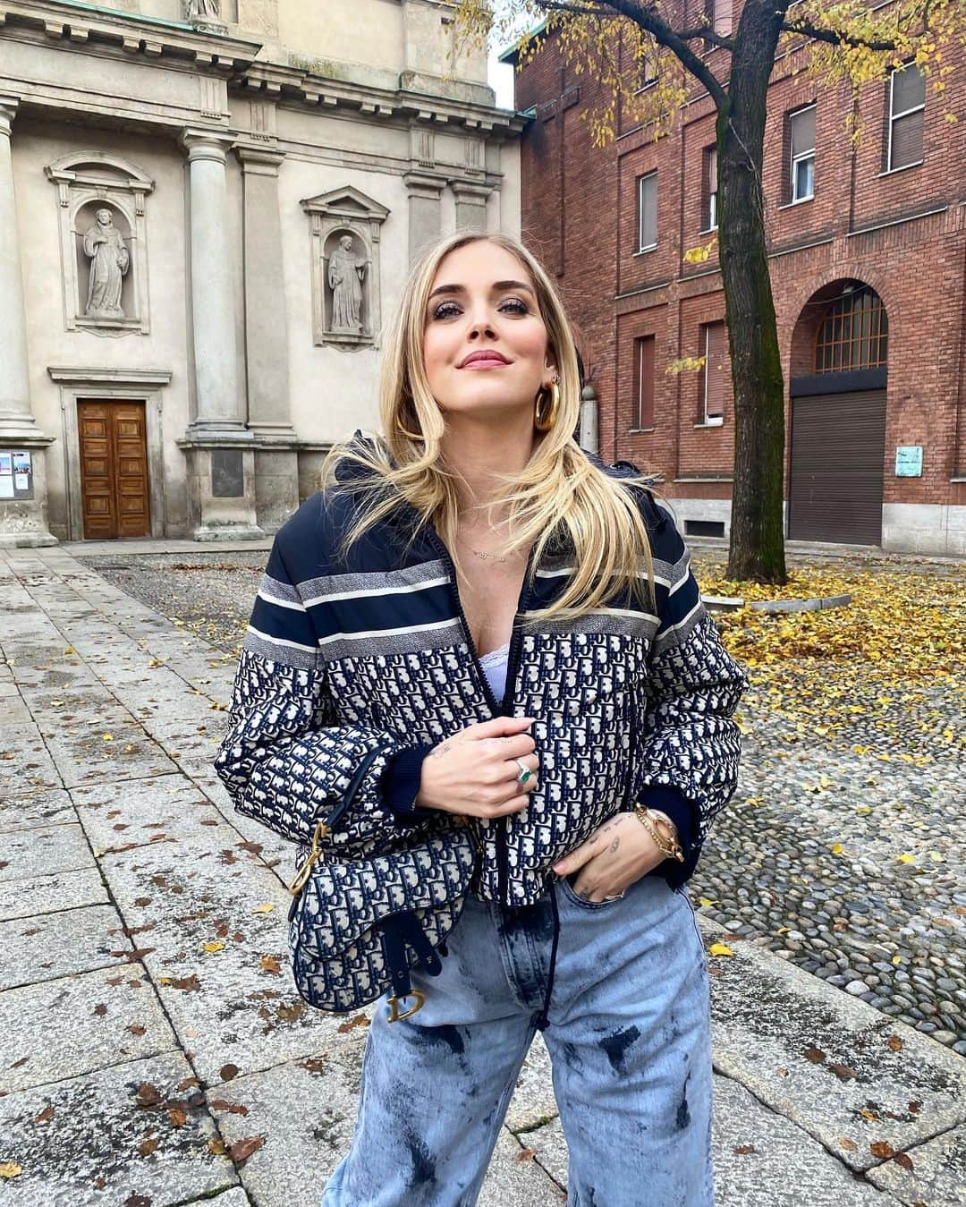 キアラ・フェラーニさんのインスタグラム写真 - (キアラ・フェラーニInstagram)「Went for a little walk with sister @fraferragni」12月14日 0時17分 - chiaraferragni