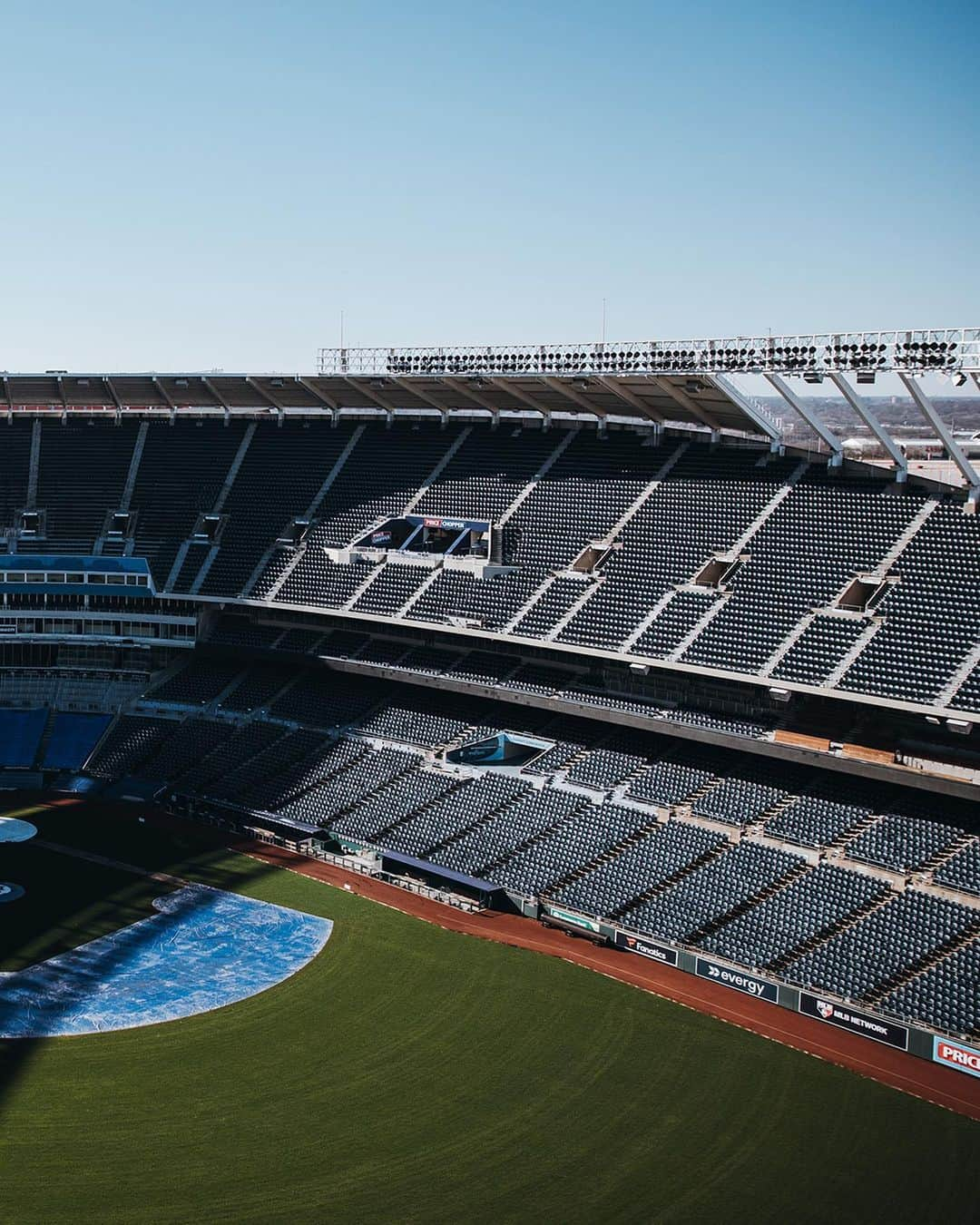 カンザスシティ・ロイヤルズさんのインスタグラム写真 - (カンザスシティ・ロイヤルズInstagram)「Good morning from the top of #TheK.」12月14日 0時09分 - kcroyals