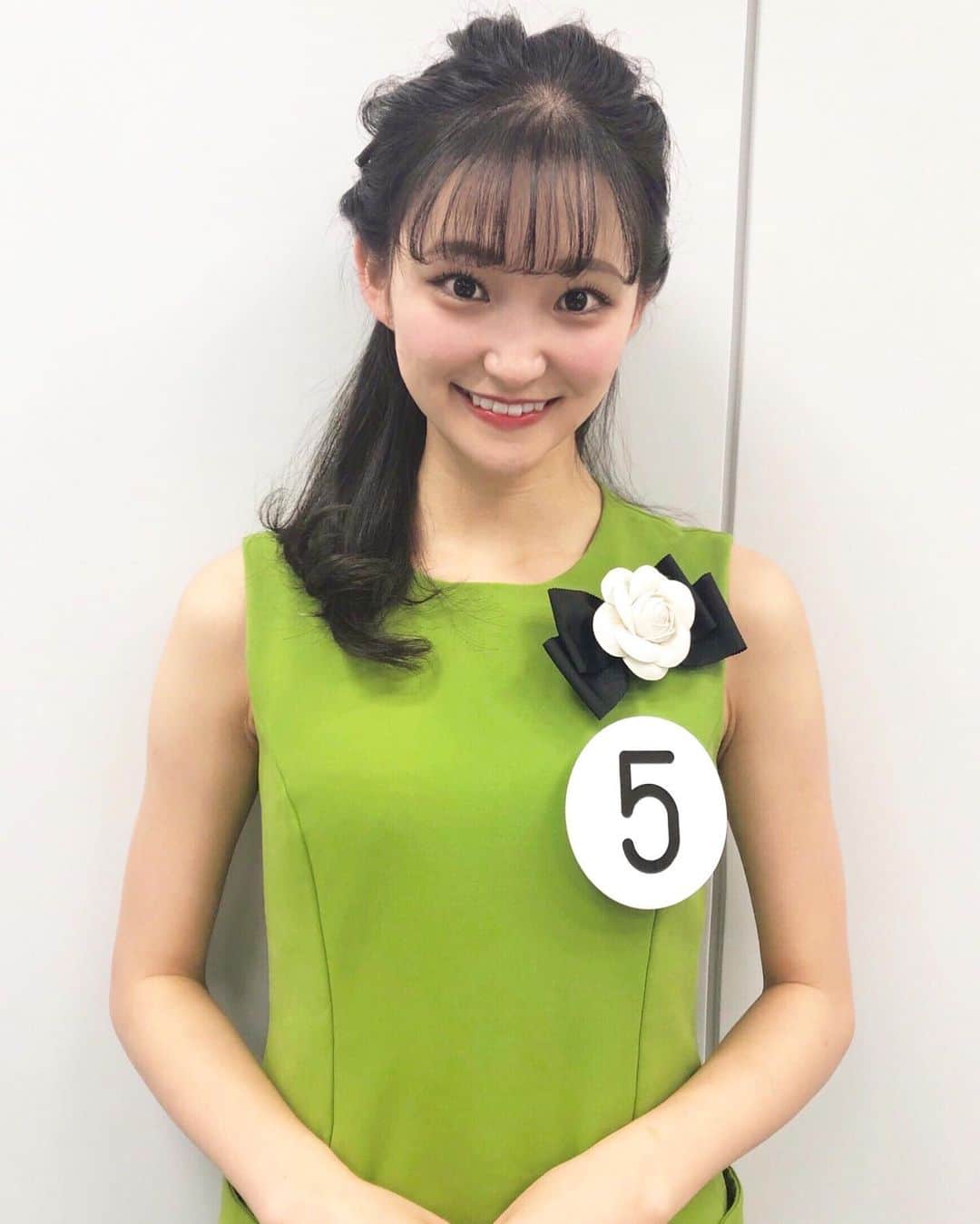 加藤早和子のインスタグラム：「❤︎ 12月7日にはお披露目記者会見が開かれました。 コロナ禍にもかかわらず、このような場を設けて頂き 本当に嬉しく思います☺️  ネット記事やYouTube、新聞等にも 掲載されているのでご覧になった方も いるかと思いますが、 ミス日本コンテストは私にとって人生第二章の幕開け。 後悔のないよう、1日1日を噛み締めて過ごし、 最高の形でコンテストを締めくくれるよう精進したいと 思っています😌✨  「頑張れ！」「応援してるよ！」 「何か手伝えることあったら言ってね」 という声に心がじーんと温まっています😢  皆さんの日頃の応援にも感謝です。  最後まで精一杯頑張りますので、 これからもどうぞ宜しくお願いします！  . .  #ミス日本 #ミス日本コンテスト #ファイナリスト #ミス日本2021 #2021ミス日本ファイナリスト #ミスコン #記者会見 #青山学院大学 #女子大生 #いいね返し #missjapan #misscon #instalike」