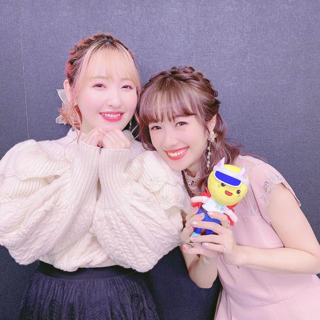 谷口夢奈さんのインスタグラム写真 - (谷口夢奈Instagram)「白猫テニスXmas記念スペシャル🎄✨﻿ ご視聴ありがとうございました🥳﻿ ﻿ ﻿ 夏の周年以来の白テニ生放送！﻿ 西軍のサポーターってこともあって﻿ 結構緊張してました🙊💦﻿ ﻿ 無事に勝利できてよかったです！﻿ 皆さんの応援と選手の皆様の﻿ おかげでございました〜🥺✨﻿ ﻿ クリスマスにむけて盛りだくさんの﻿ 情報がありましたので、﻿ まだ見てない方はアーカイブでぜひ🙋🏼‍♀️﻿ ﻿ ﻿ 今日一緒に共演したまえのんさん💕﻿ まえのんさん！！だよ💗💗💗﻿ いっぱい撮ってもらった……🤤✨﻿ 私のアルバムにまたツーショット増えた🥳﻿ ﻿ 絶対絶対…お誘いするんだ！﻿ ﻿ ﻿ ﻿ #白猫テニス #Xmas記念﻿ #まえのんさん #すき」12月14日 0時17分 - yuna_tani