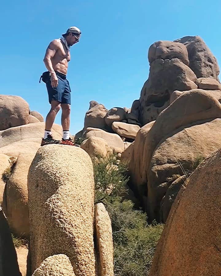 のインスタグラム：「As long as nature’s not on lock down. We good 😌 no free solo but carving your own path is 🔑  Song: @paulcauthen」