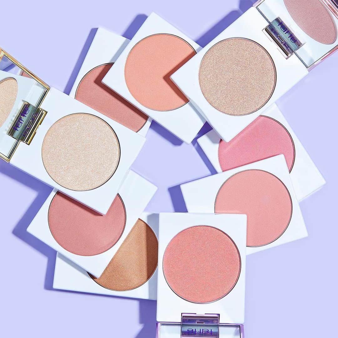 Tarte Cosmeticsさんのインスタグラム写真 - (Tarte CosmeticsInstagram)「Tag your blush-lovin' bestie 👇 Our blush authority™ Amazonian clay cheek wardrobe comes with 3 cheek stacks for only $35 USD (a $171 USD value)! Each shade is powered by our Amazonian clay formula for a healthy & longwearing flush 🌿 #crueltyfree #rethinknatural #tarteholiday #blushauthority」12月14日 0時33分 - tartecosmetics