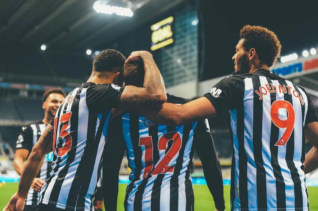 カラム・ウィルソンのインスタグラム：「Another 3 points 👏🏽 congrats @dwightgayle」