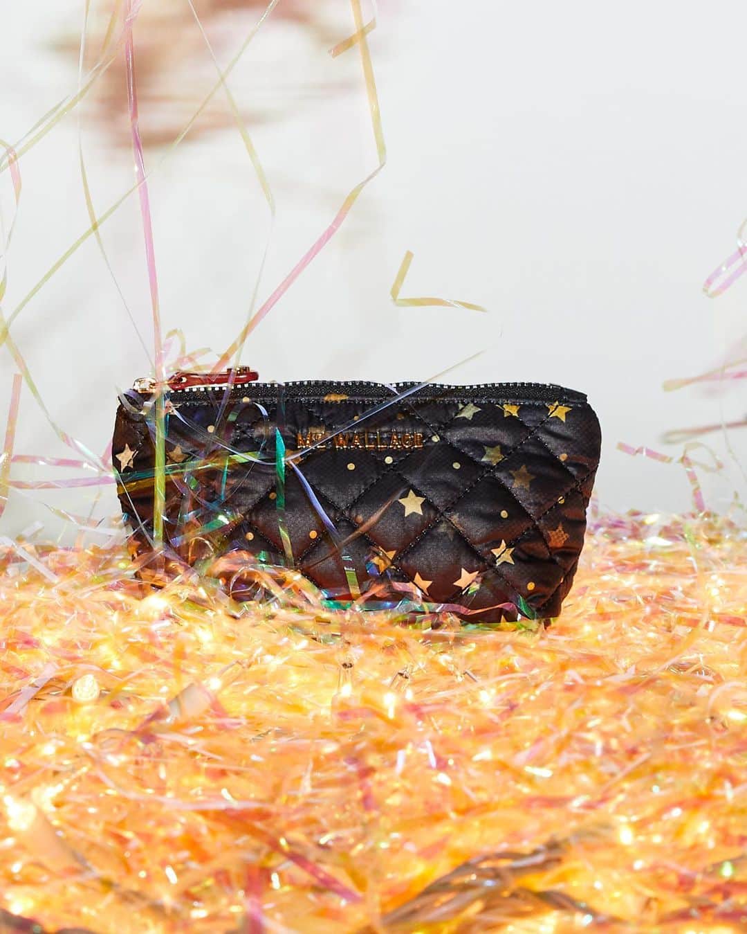 MZウォレスのインスタグラム：「*SOLD OUT* Day 12! Today's surprise is our gift to you.🎁 Today only — receive a free Zoey Pouch with any full price purchase of $250 or more. (Terms and conditions apply.)  Head to the link in our bio to shop now!」