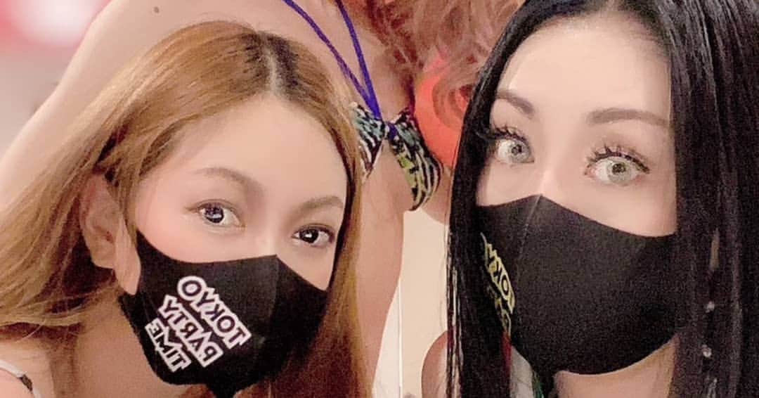 Loxyさんのインスタグラム写真 - (LoxyInstagram)「渋谷女子会のあとは横浜！ みんなでマスク😷 fashion mask! ¥１，３００ コロナ予防&風邪予防に！ ご購入は👇 @tokyopartytime_japanesedancers  ※TOKYO PARTY TIMEでは、写真撮影以外の時間は、ショータイム中も含め、マスク着用と、こまめな手の消毒を必須にしております🌟﻿ 少しでも安心して遊べる場となるよう、マスクご着用の上ご来場お願い致します 💃🏿💃💃🏿everynight dancing!🎉 @tokyopartytime_japanesedancer  💃💃💃💃💃💃💃💃💃💃💃💃💃💃💃💃💃💃💃💃💃🏿💃💃💃💃💃💃💃💃💃💃💃 #関内 #カフェ #シーシャ #シーシャバー #シーシャカフェ #水たばこ #ゴーゴーダンサー#showdancer #gogodancer #followme#liker #likes #likeall #likealways」12月14日 0時36分 - dancerloxy