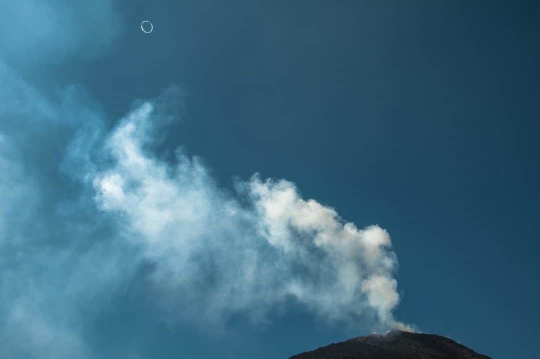 National Geographic Travelさんのインスタグラム写真 - (National Geographic TravelInstagram)「Photo by @steven_gnam / After hearing a loud explosion, we looked to the crater just as a smoke ring rose out of the mouth of the volcano. #Guatemala #volcano」12月14日 0時37分 - natgeotravel