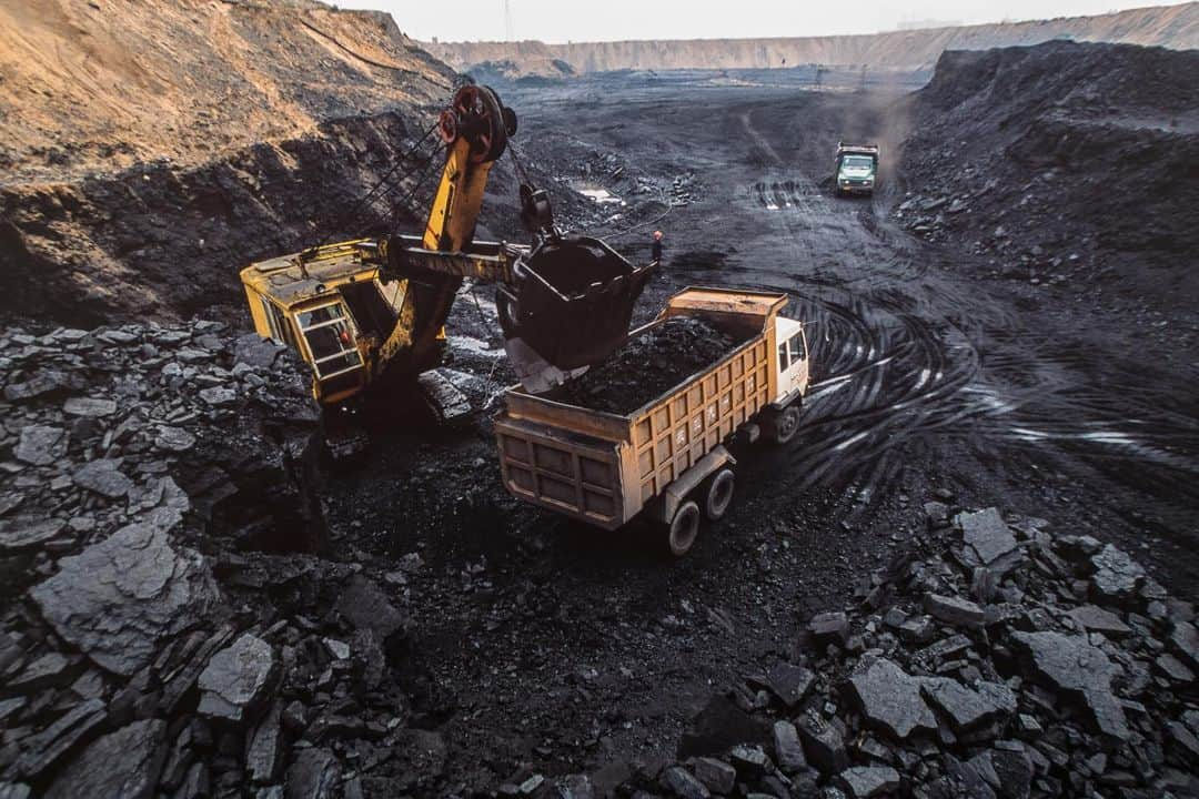 Michael Yamashitaさんのインスタグラム写真 - (Michael YamashitaInstagram)「Shanxi Province Coal Mine - located in northern China, is the second largest coal-producing region in China second only to Inner Mongolia. And China itself is the world's largest consumer of coal, with just over half of the world's consumption. Such dependence on coal has also meant serious pollution and environmental challenges. But in September, President Xi Jin Ping announced that China would be carbon neutral by 2060. To reach this ambitious goal, smaller mines are being shut down and others are being consolidated into fewer but larger power companies, all with an eye to help shift the nation to use of wind and solar-powered electricity. China’s new climate pledges represent an exciting morale boost at a time when the impacts of climate change have never been clearer. Now the world is watching to see how the country will turn these pledges into action. #coal #shanxi #coalmine #pollution #airpollution #environment #environmentallyconscious #environmentalawareness #cleanair #climatechange」12月14日 0時51分 - yamashitaphoto