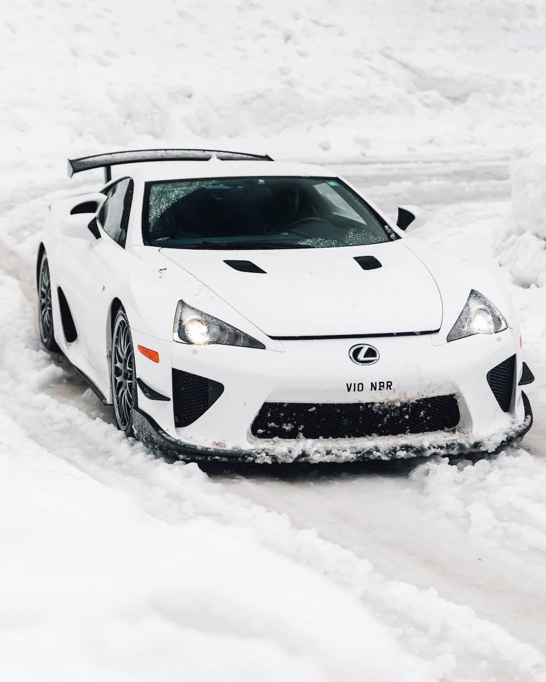 Lexus UKさんのインスタグラム写真 - (Lexus UKInstagram)「Making snow angels, #LexusLFA style.  Photo credit: @AlexPenfold  #Lexus #Design #Automotive #LexusF #LFA #Supercar #CarDesign #CarsofInstagram #V10 #10DaysofLFA」12月14日 1時00分 - lexusuk