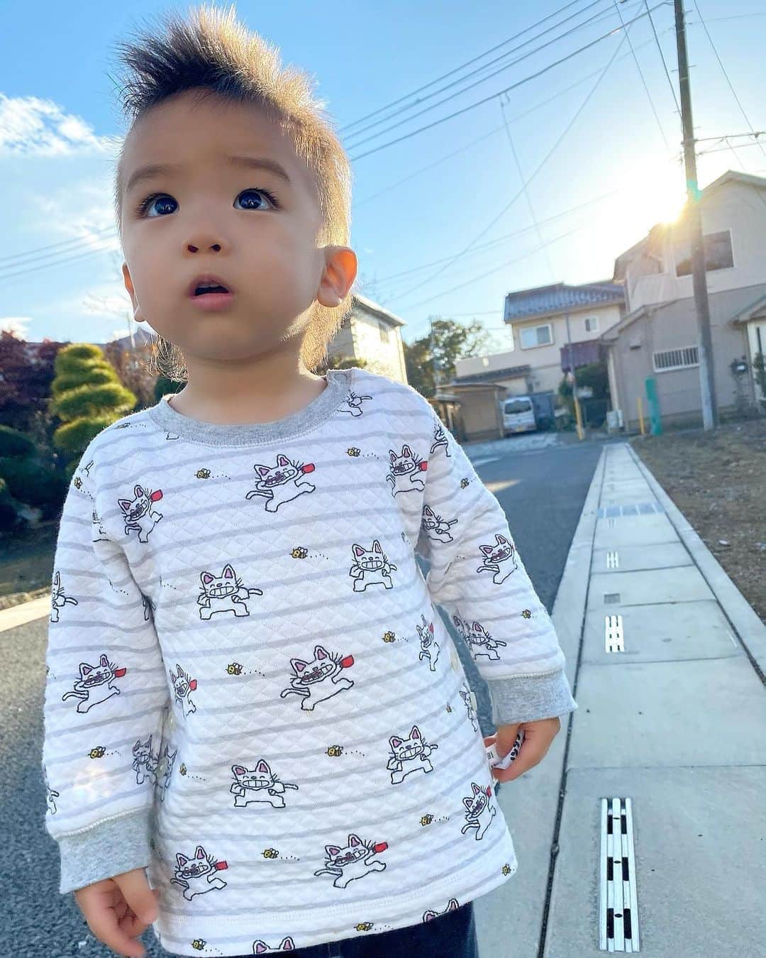 Momoeのインスタグラム：「#happy #家事 #育児 #family #家族 #boy #smile #男の子 #息子 #code #love #lucky #kids #子供 #thankyou #宝物 #ベビー #fashion #follow #心 #縁 #パパ #ママ #家族写真 #男の子ママ #赤ちゃん」