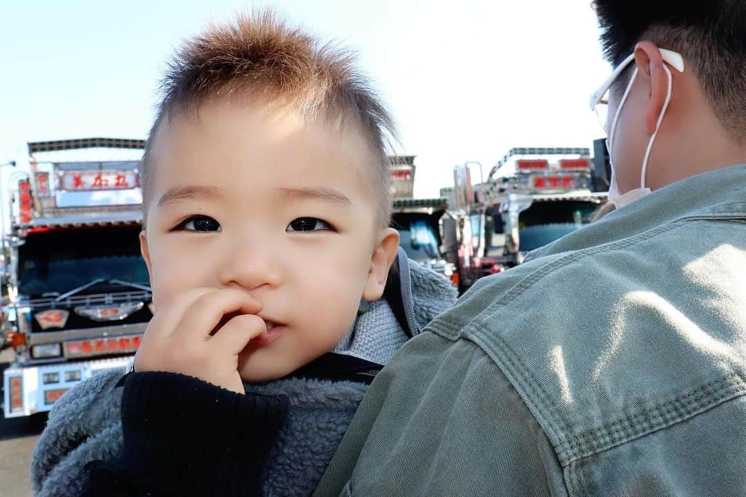 Momoeのインスタグラム：「#happy #家事 #育児 #family #家族 #boy #smile #男の子 #息子 #code #love #lucky #kids #子供 #thankyou #宝物 #ベビー #fashion #follow #心 #縁 #パパ #ママ #家族写真 #男の子ママ #赤ちゃん」