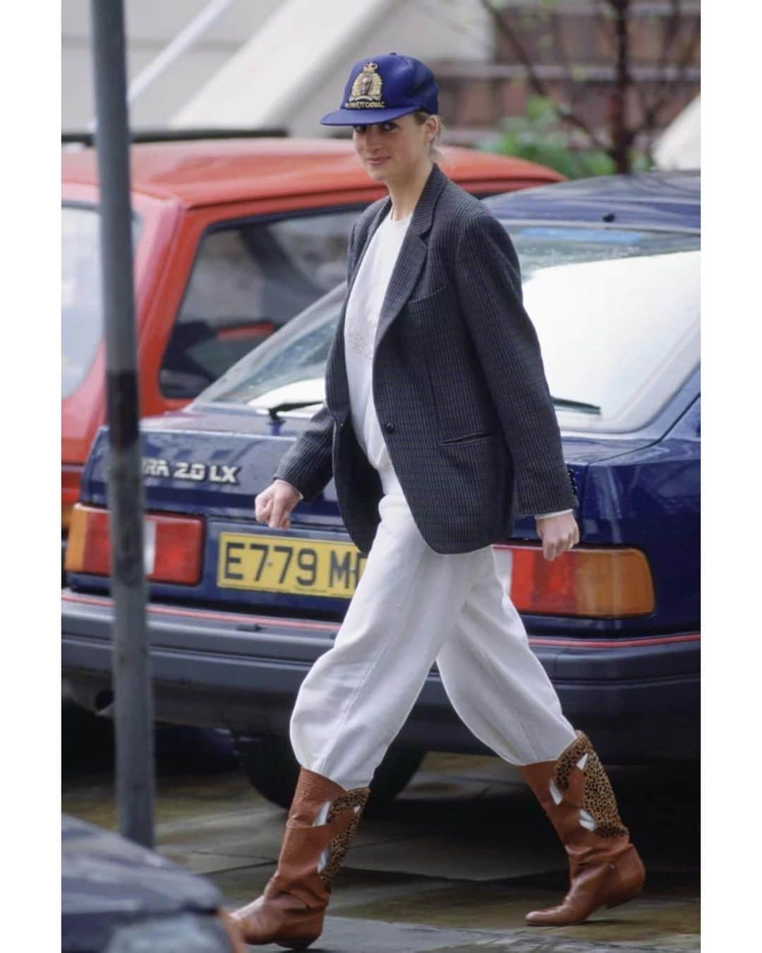 ベス・ベアーズのインスタグラム：「#Itme I feel like this look is an amalgamation of all the different parts of me. Thank you @amyrjacobs for pointing this out. I've never felt more seen. Also Diana, you're my forever fashion muse. Thank you @stellabugbee @ladydirevengelooks」