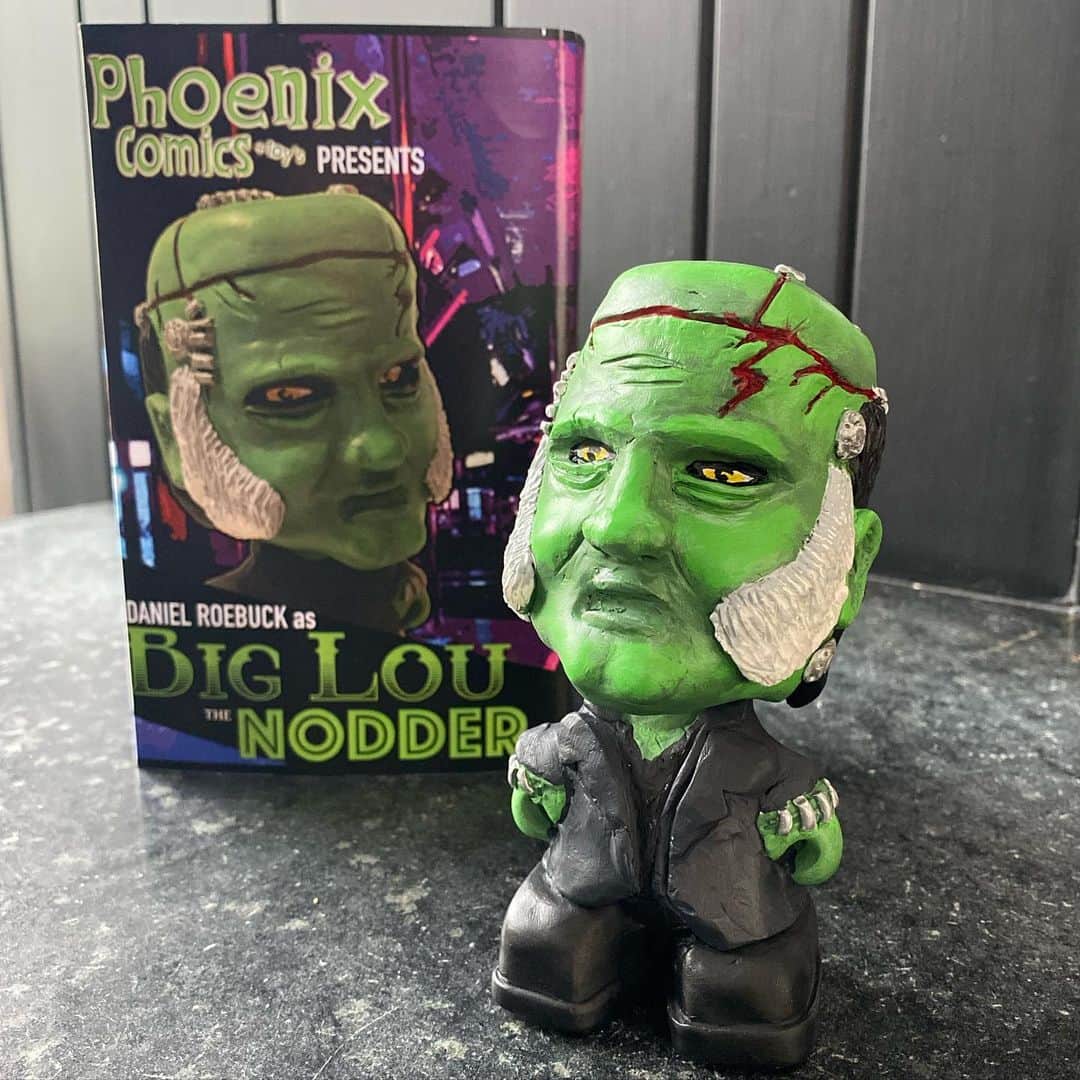 ロブ・ゾンビのインスタグラム：「Dig it! It’s Big Lou from Halloween 2 aka @mrdanielroebuck . Now a bobble-head. The perfect stocking stuffer. #halloween2 #danroebuck #robzombie #loumartini #frankenstein」