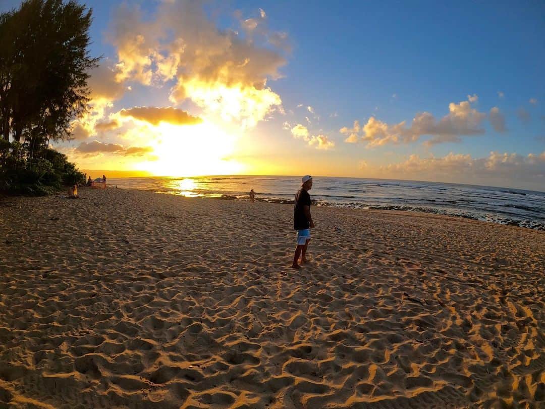 ミグエル・プッポのインスタグラム：「🌴✌🏻」