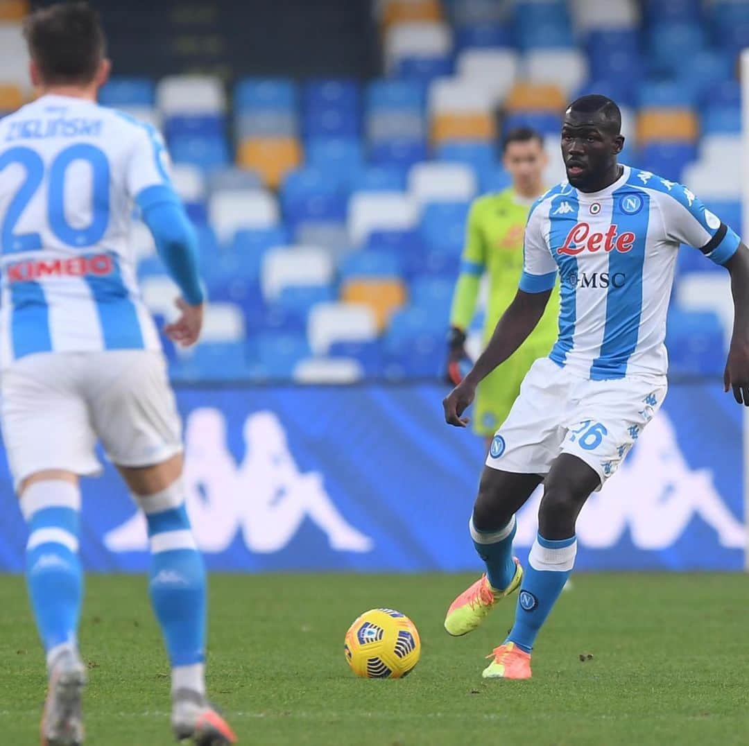 のインスタグラム：「👍🏿⚽️👍🏿⚽️  #NapoliSamp 2-1 #SerieA 🙌🏿 #KK #blacklivesmatter」