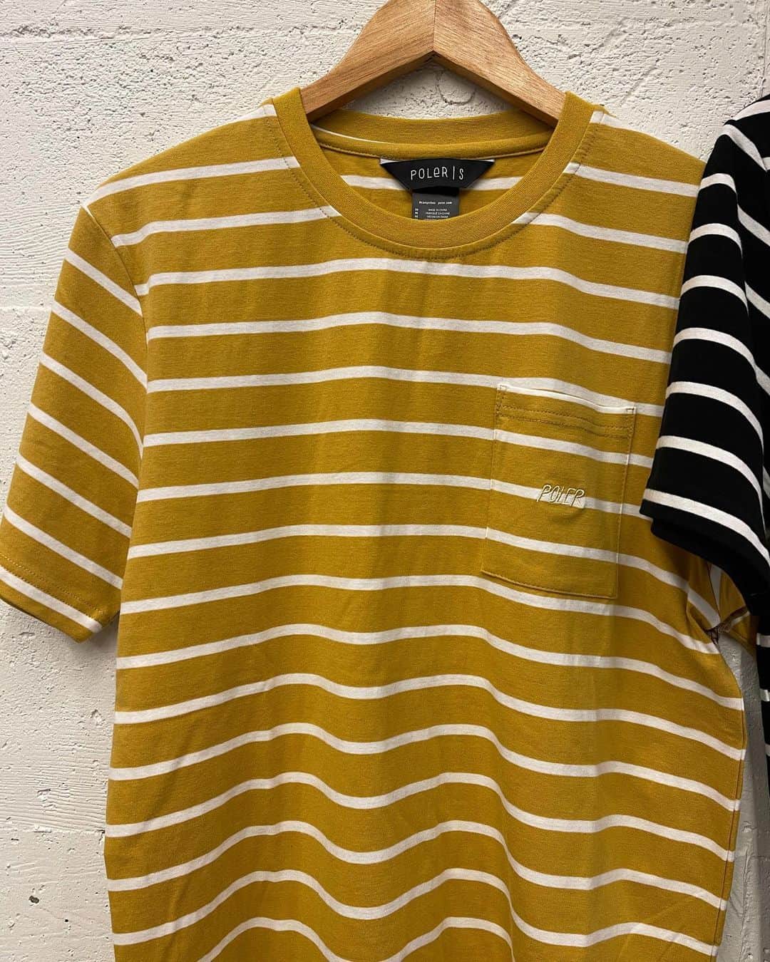 Poler Outdoor Stuffさんのインスタグラム写真 - (Poler Outdoor StuffInstagram)「Black or Yellow? Or matching stripes with your favorite person? The Rufus Tee is soft, a little stretchy, and the tee ya didn’t know ya needed!」12月14日 2時00分 - polerportland
