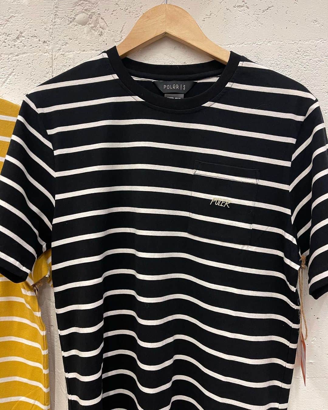 Poler Outdoor Stuffさんのインスタグラム写真 - (Poler Outdoor StuffInstagram)「Black or Yellow? Or matching stripes with your favorite person? The Rufus Tee is soft, a little stretchy, and the tee ya didn’t know ya needed!」12月14日 2時00分 - polerportland