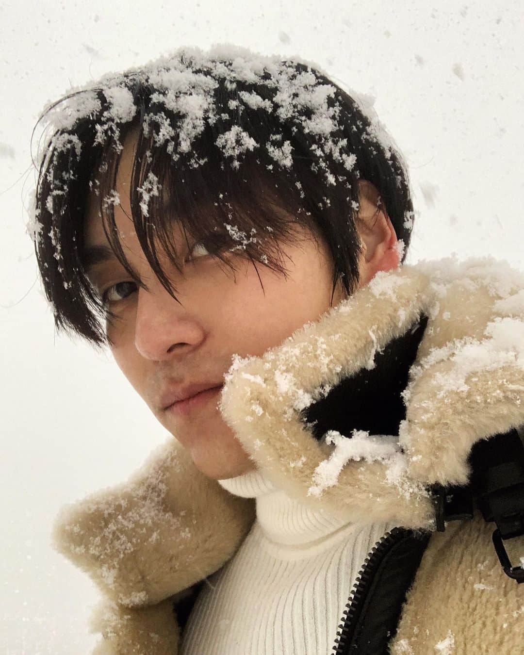 チェ・ソンジュンのインスタグラム：「☃️❄️ #첫눈」