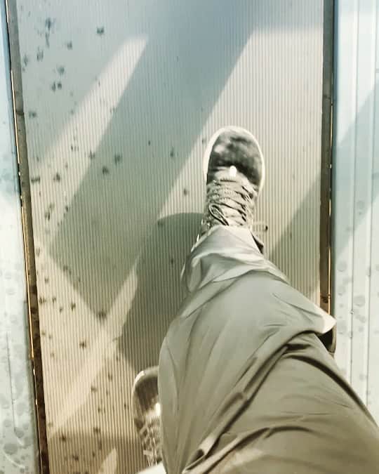 スティーブン・チョンのインスタグラム：「對唔住囉，整到你部跑步機濕晒！😅  之前去健身室嘅時候被清潔阿姐投訴，話我周圍倒水！😓」
