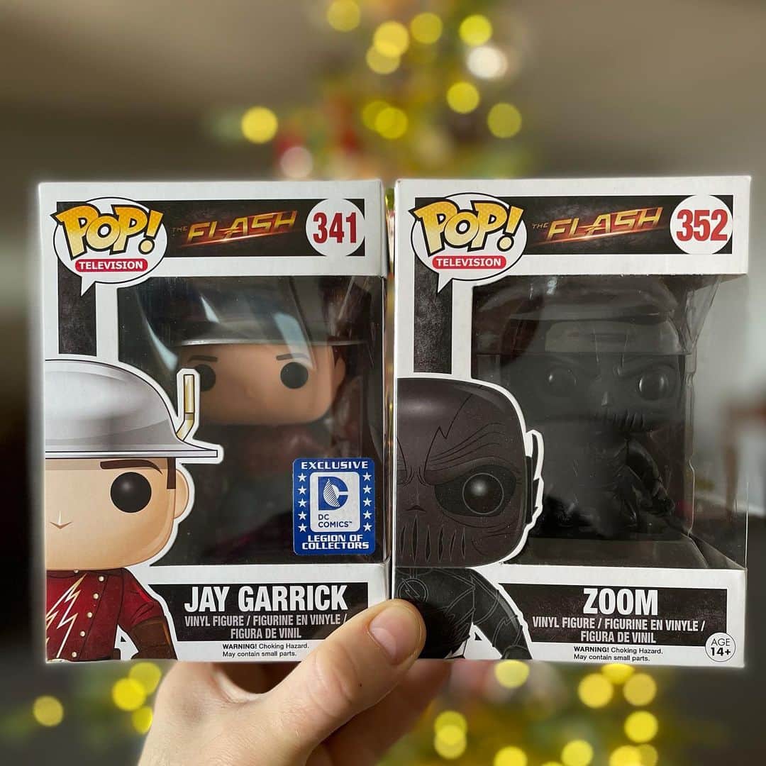 のインスタグラム：「🚨Last Day! 🚨 Got a few left. A deep and sincere THANK YOU to all who’ve grabbed em already. @wizardworld link in bio (and scroll down to find em). A portion will go to @stjude. Merry Everything, everybody.」