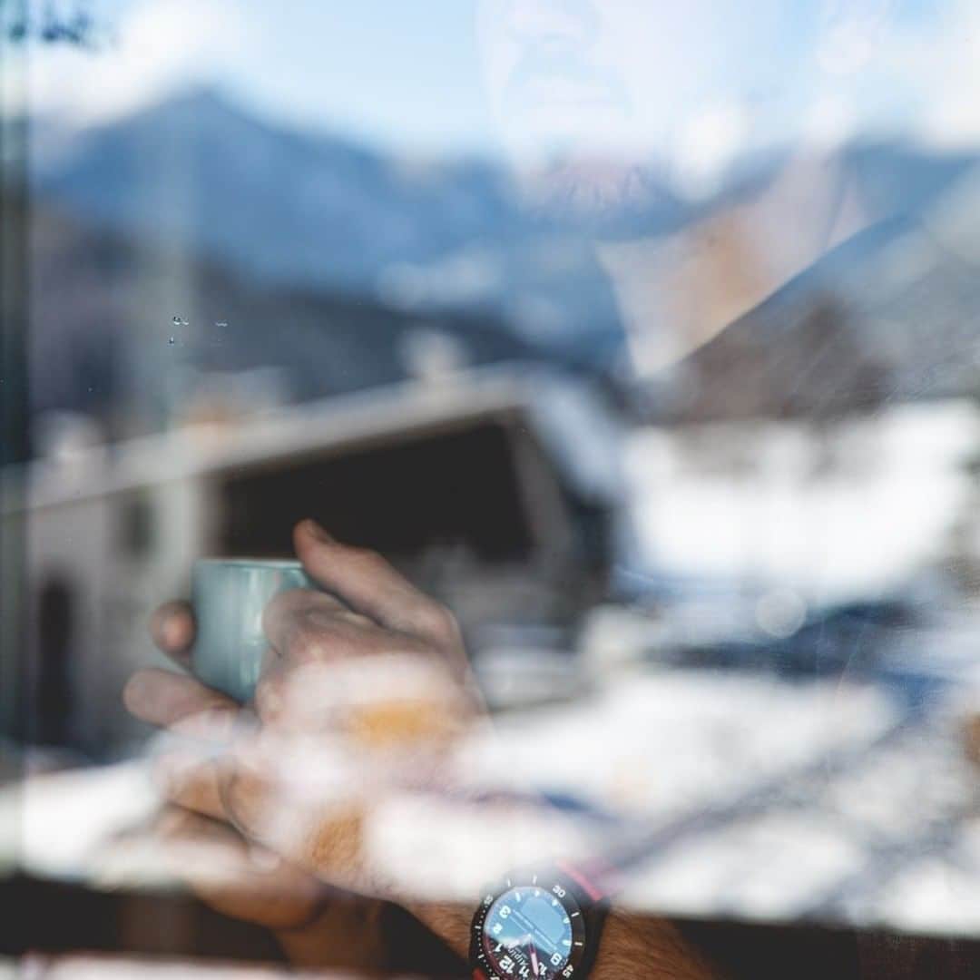 アルピナさんのインスタグラム写真 - (アルピナInstagram)「Sunday morning relaxation before an intense day on the slopes for our ambassador @_nilsallegre_   📷 ©Youri Mougel #AlpinaWatches #ReachYourSummit #AlpinerXAlive #AlpinaFamily  Check out our bio to learn more about the AlpinerX Alive Collection. . . . . . . . . #Smartwatch #ConnectedWatch #Alpina #Alpinist #Outdoors #GPS #altitude #RECCO #watch #watches #watchesofinstagram #watchporn #watchoftheday  #timepiece #watchfam #horology #instawatch #wristwatch #wristporn #dailywatch #watchgeek #watchnerd #womw #wristgame #watchcollector #watchanish」12月14日 2時42分 - alpinawatches