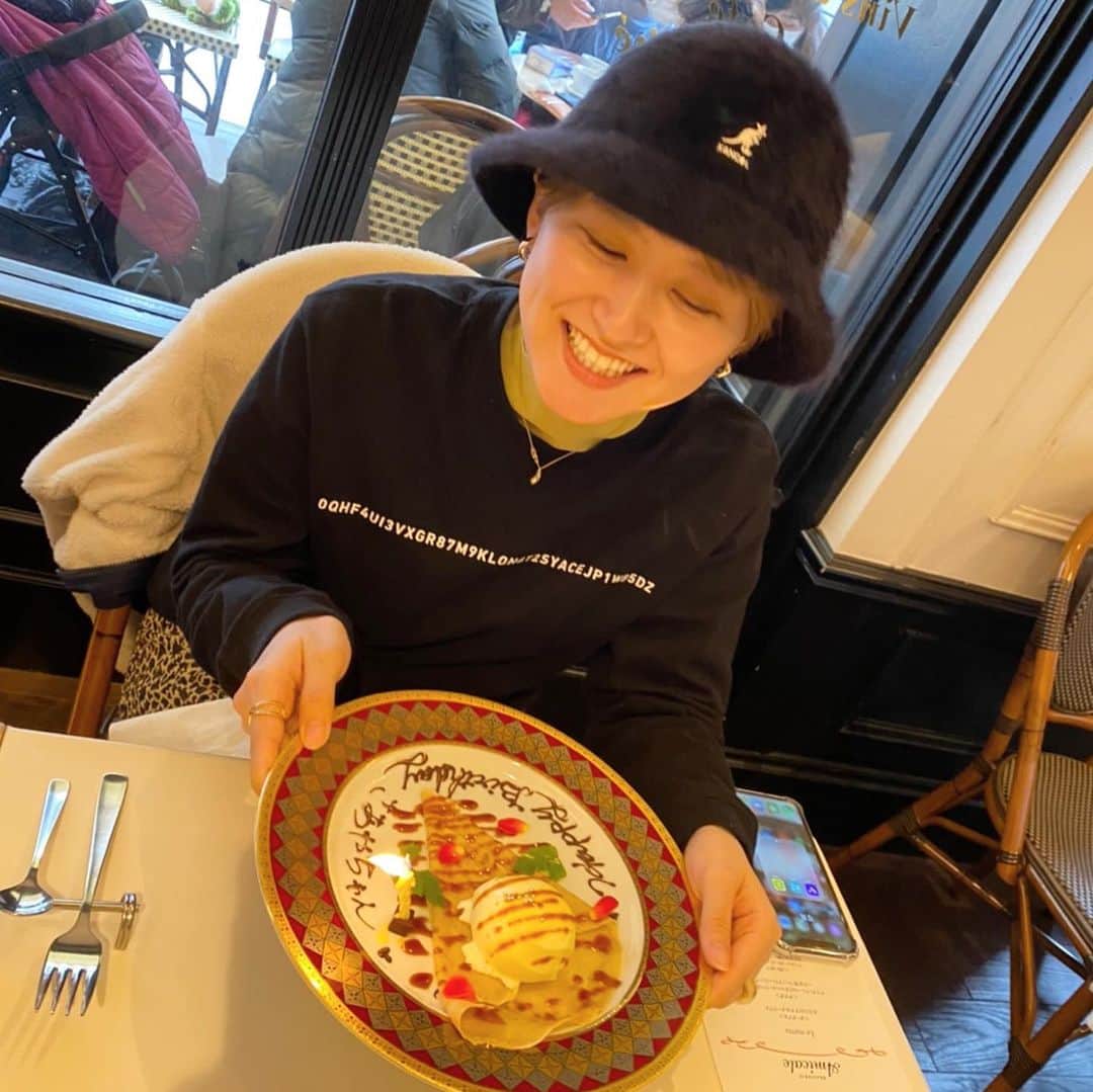 サーヤのインスタグラム：「25歳」