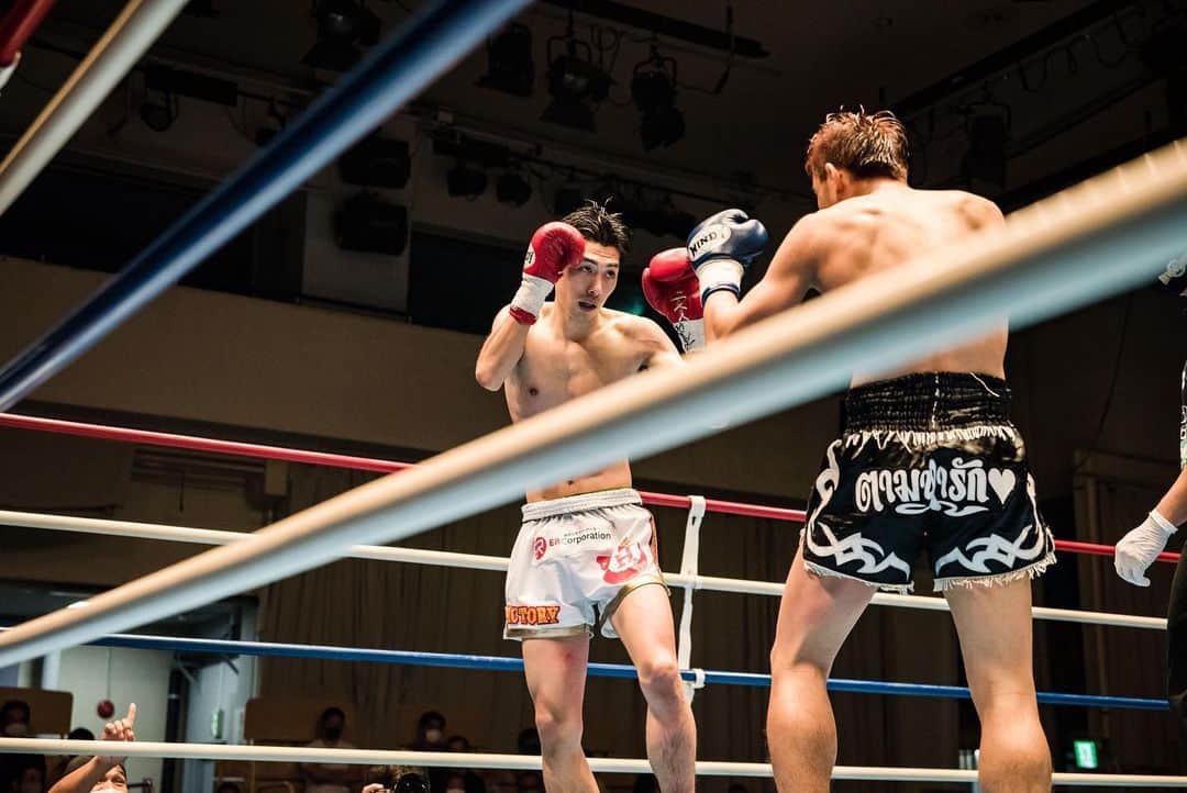 瀧澤博人さんのインスタグラム写真 - (瀧澤博人Instagram)「2020,11,22(sun)Tokyo Japan . 【WMO International FeatherWeight Championship】 . Photo©︎ @jun_3716_photo  . #muaythai #kickboxing #championship #titlematch #wmo #wmomuaythai #hirohitotakizawa @wmomuaythai #瀧澤博人」12月14日 13時44分 - takizawahirohito