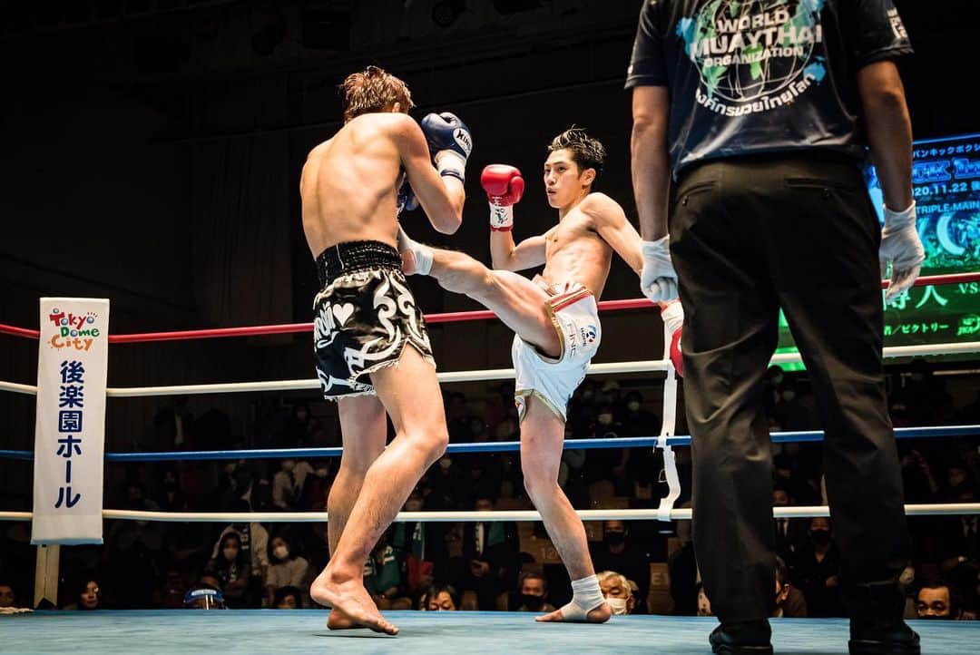 瀧澤博人のインスタグラム：「2020,11,22(sun)Tokyo Japan . 【WMO International FeatherWeight Championship】 . Photo©︎ @jun_3716_photo  . #muaythai #kickboxing #championship #titlematch #wmo #wmomuaythai #hirohitotakizawa @wmomuaythai #瀧澤博人」