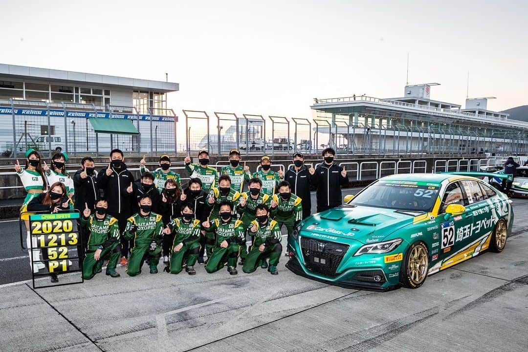 熊林保奈美のインスタグラム：「* . SUPER耐久 第5戦  オーポリ  埼玉トヨペットGreen Brave ST-3クラス Pole To Win🏆🥇✨ 応援ありがとうございました☺️  今年の締めのレースで SUPER GT最終戦に続いてPole To Win🥺 本当に凄いとしか言いようがない。 シリーズランキングは最終戦を残して トップと3.5ポイント差となりました！ 最終戦は1月23日鈴鹿で行われます🏁 引き続き応援よろしくお願いします😊💚  ドライバーさん、チームの皆さん お疲れ様でした😌✨ . * #埼玉トヨペット #埼玉トヨペットgreenbrave #GreenBrave #crownrs #埼玉トヨペットサポーターズ #s耐 #s耐オーポリ #オートポリス」