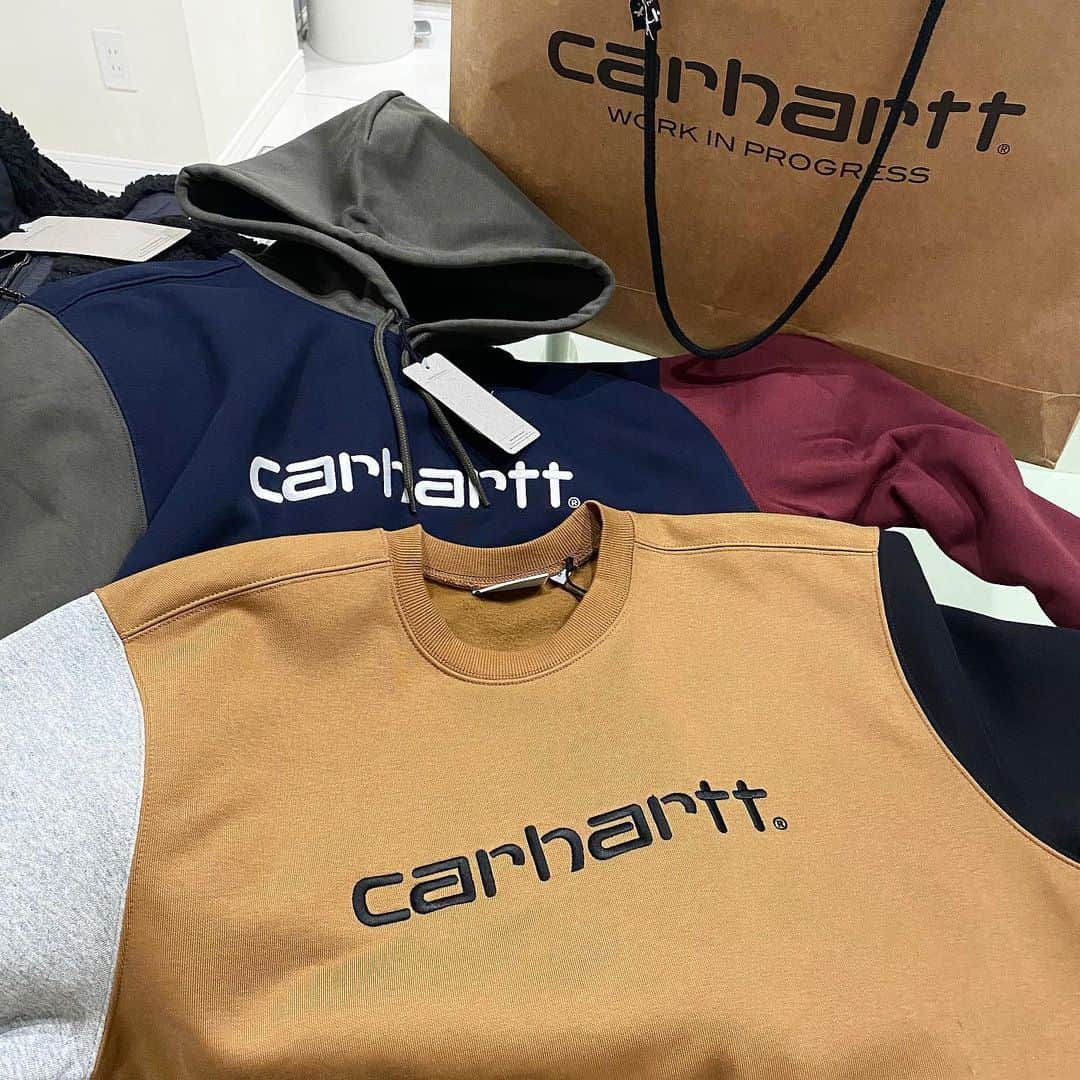 麻美さんのインスタグラム写真 - (麻美Instagram)「@carharttwip_jp  カーハート♥️可愛い😍 ． 娘達の大好きなブランド😘 ． 私も同じ年頃の頃よく着てたから懐かしい🤗🤗🤗 ． たまに貸してもらお〜❣️ ． #娘の買い物 #shopping #daughter #carhartt」12月14日 12時30分 - mami0s