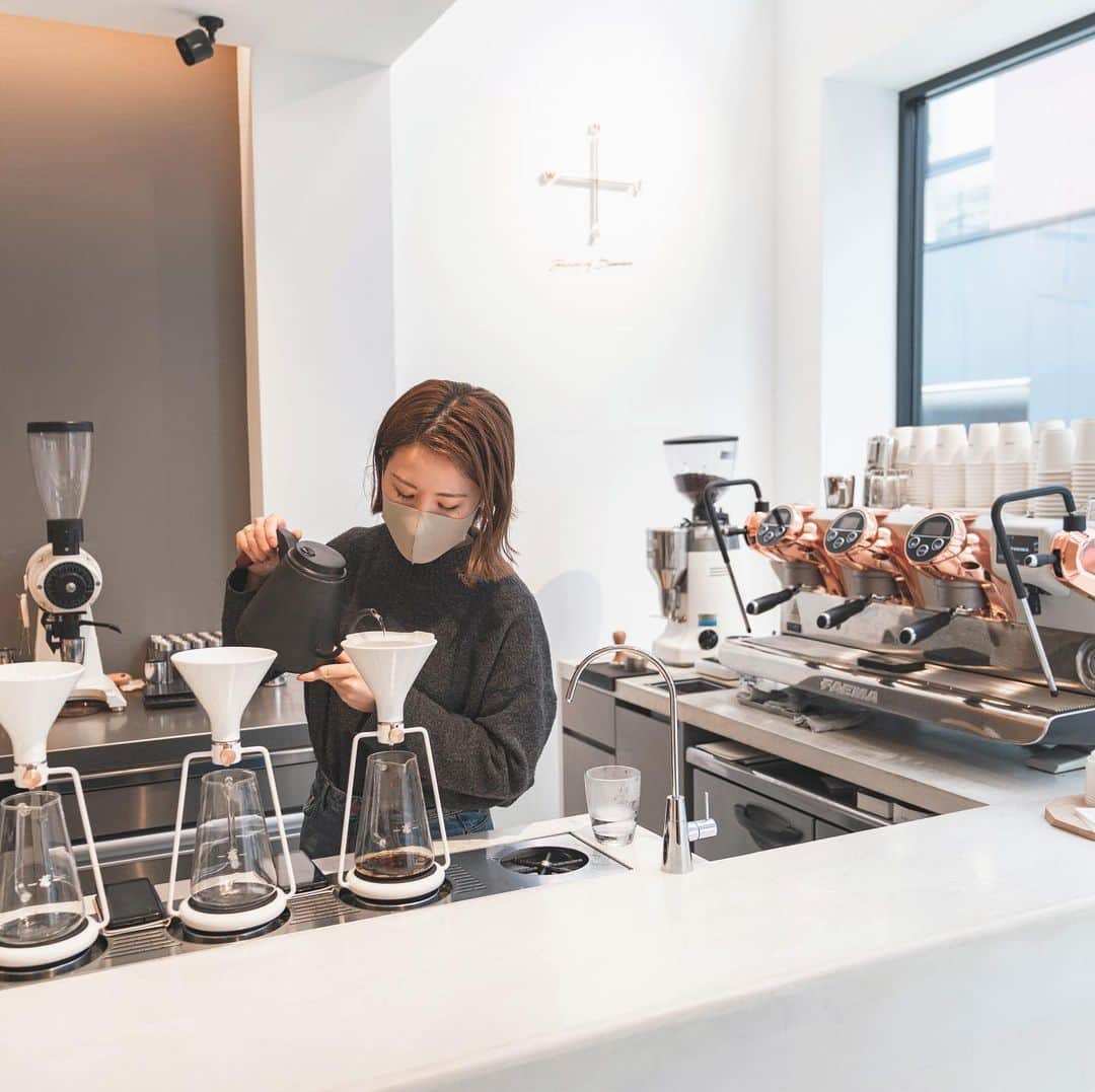 山口淳一のインスタグラム：「CHAMI today. — #奈良 #奈良公園 #ならまち #コーヒー #ラテ #ラテアート #ジャム #焙煎 #コーヒー豆 #奈良カフェ #チャミ #narapark #chami #japan #coffee #latte #latteart #art #design #instacoffee #roaster #nara  #journeyofdiscovery #barista #faema #japan #espresso」