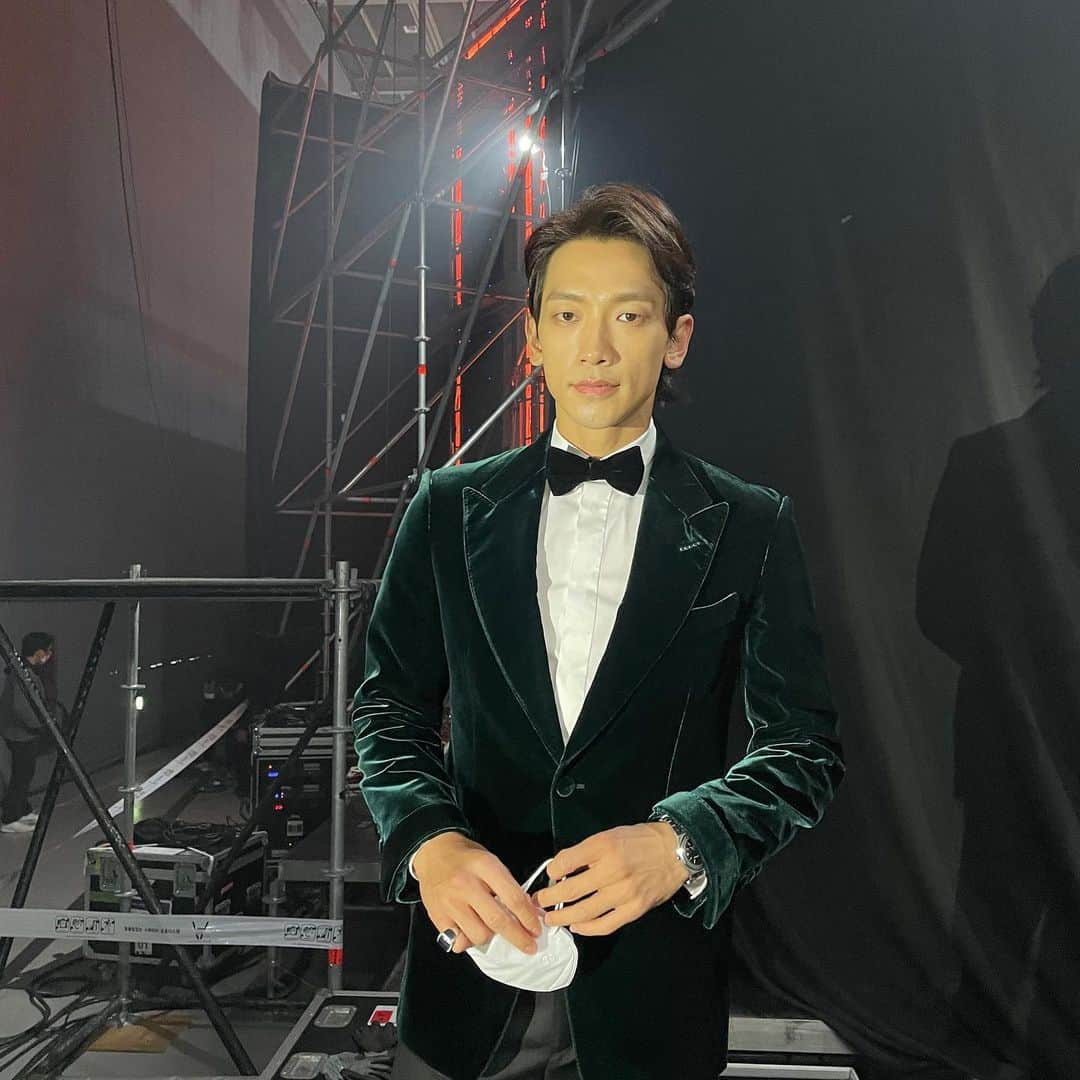 RAIN（ピ）さんのインスタグラム写真 - (RAIN（ピ）Instagram)「🔥🙏」12月14日 12時44分 - rain_oppa