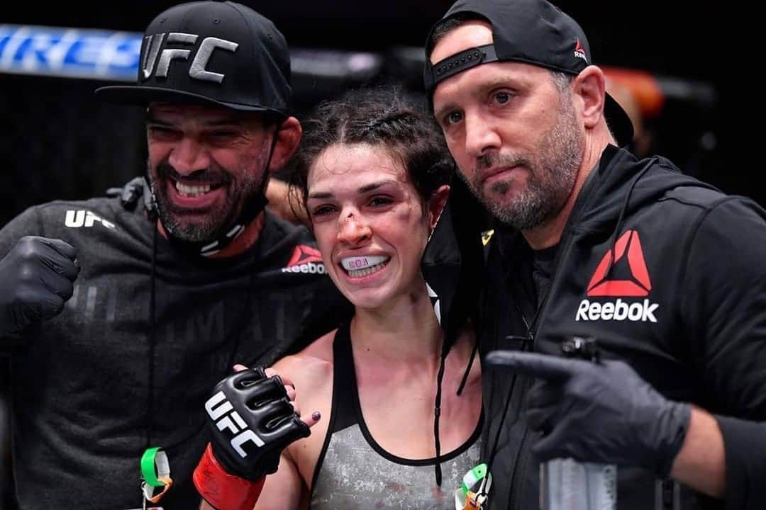 のインスタグラム：「3 wins in 6 1/2 months!!  Each fight helping me grow in different ways! Thank you everyone who took part in this win and everyone for all the support! Excited for what 2021 will bring!!  • • 3 vitórias em 6 1/2 meses!! A cada luta me fez a evoluir em diferentes aspectos. Obrigado a todos que fizeram parte dessas vitórias e também a todos pelo suporte🙏🏼 Ansiosa para 2021!!!  • • Photo by @jeffbottari」