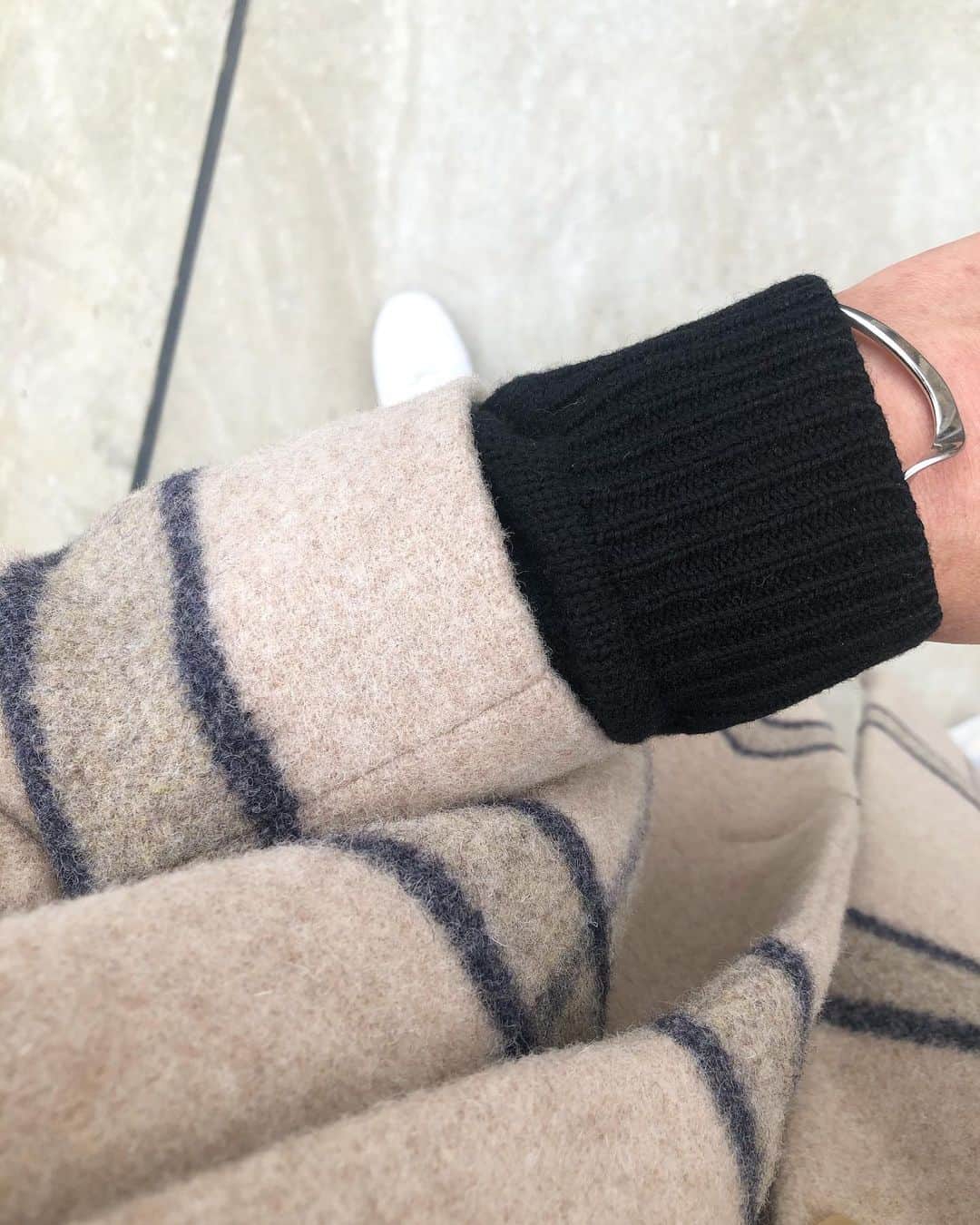 のインスタグラム：「. @jacquemus のouter初卸し。 いい色。。。  #jacquemus#universalproducts#nike#fashion#code」