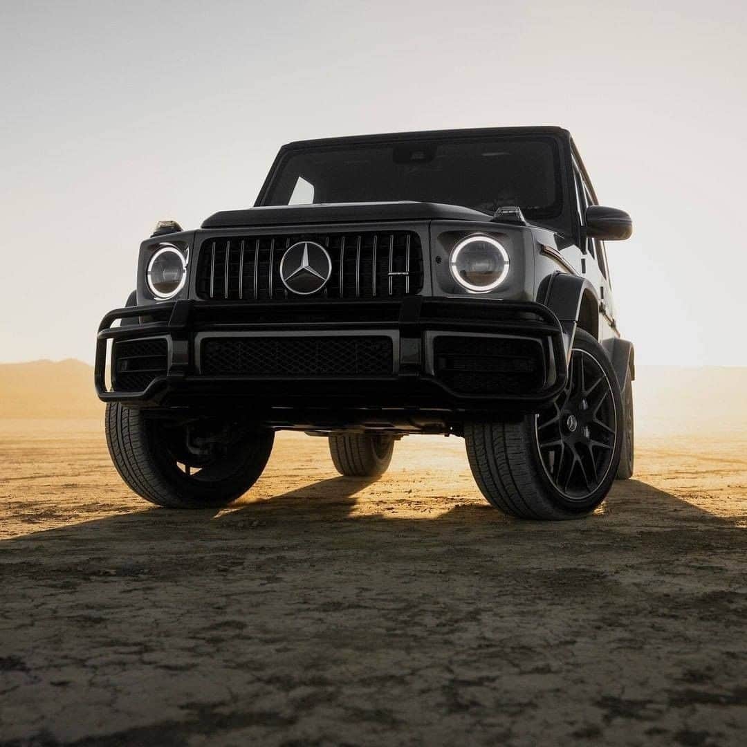 Mercedes-Benz Thailandさんのインスタグラム写真 - (Mercedes-Benz ThailandInstagram)「############ 🏁 AMG Monday 🏁 ############  การผจญภัยอาจจะไม่หยุดเพียงเท่านี้! หากได้ครอบครองสุดยอดรถยนต์ SUV สไตล์ออฟโรดอย่าง Mercedes-AMG G 63 กับดีไซน์ที่แข็งแกร่งข้ามกาลเวลา ผสานสมรรถนะและเทคโนโลยีเหนือชั้นแห่งฟอร์มูล่าวัน ที่จะฉีกทุกกฏเกณฑ์ของเส้นทางเพื่อให้คุณพิชิตความท้าทายได้ก่อนใคร   ติดตามความเคลื่อนไหวของเมอร์เซเดส-เบนซ์ ก่อนใครได้ที่ LINE Official Account @ mercedesbenzth http://mb4.me/MBTHLINE  📷 lasseur via #MBphotopass for Mercedes-Benz USA  พิสูจน์สมรรถนะของ Mercedes-AMG G 63 ได้ที่ www.mercedes-benz.co.th/amg-g63  พบกันทุกวันจันทร์กับ AMG Monday ที่รวมทุกความเร้าใจจาก Mercedes-AMG มาให้แฟนๆ ได้ติดตามกันนะครับ See you next Monday !!  #AMGMonday #Mercedes #AMG 🔥 #G63 #DrivingPerformance #Power #Passion #Luxury #Instacar #Lifestyle #MercedesAMG #MercedesBenzThailand  *อุปกรณ์บางส่วนในภาพอาจแตกต่างจากที่จำหน่ายจริง」12月14日 13時00分 - mercedesbenzthailand